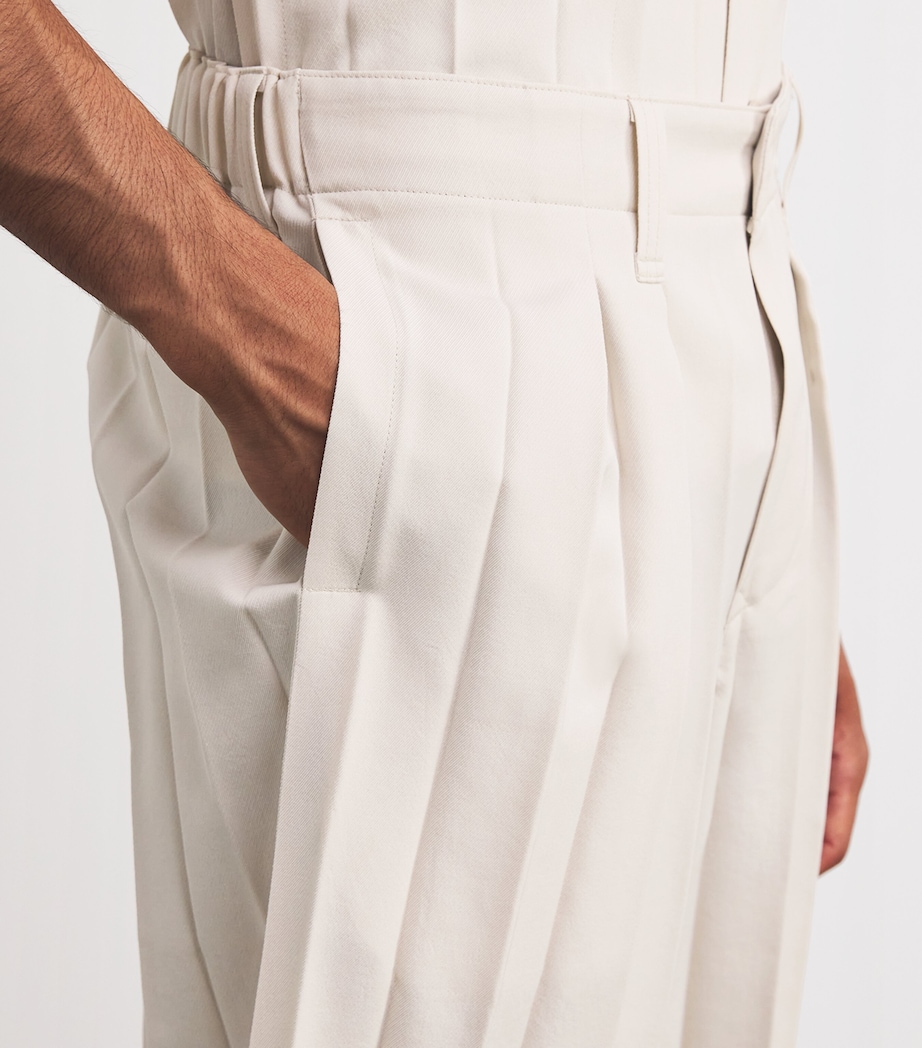 Pleated Edge Ensemble Shorts 40-BEIGE Image 6