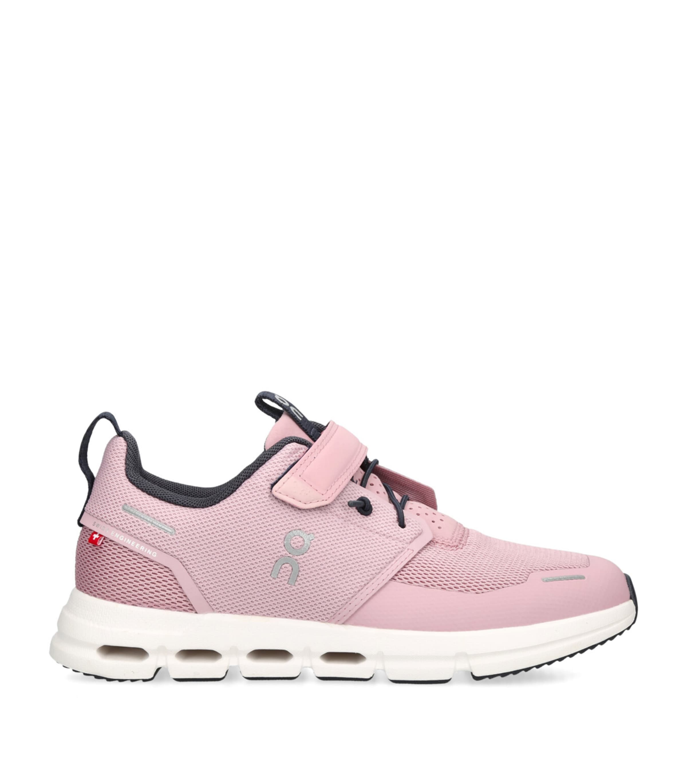 Shop On Running Cloud Play Trainers In Pink