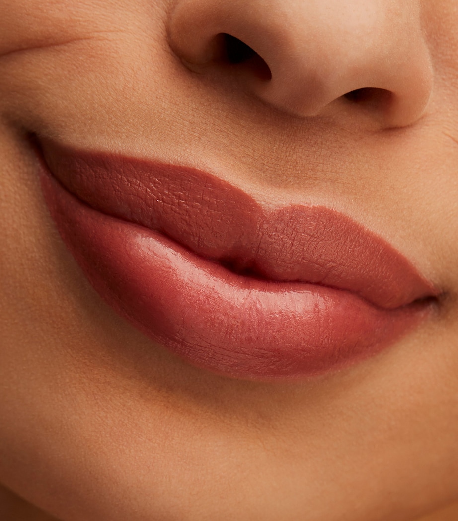 Lustreglass Sheer-Shine Lipstick HUG ME Image 6