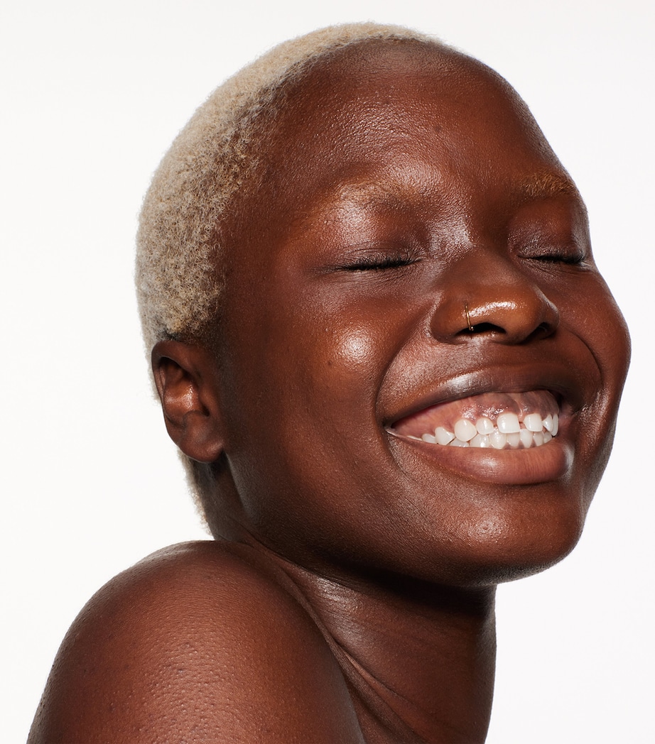 Revitalessence Skin Glow Foundation SPF 30 550 JASPER Image 3