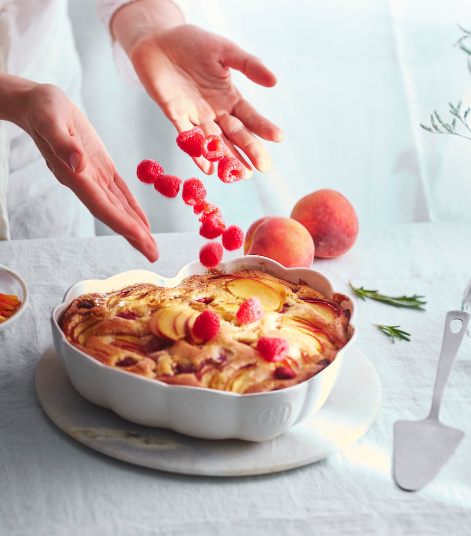 Ceramic Madeleine Heart-Shaped Baking Dish (26.5cm) CREAM Image 4