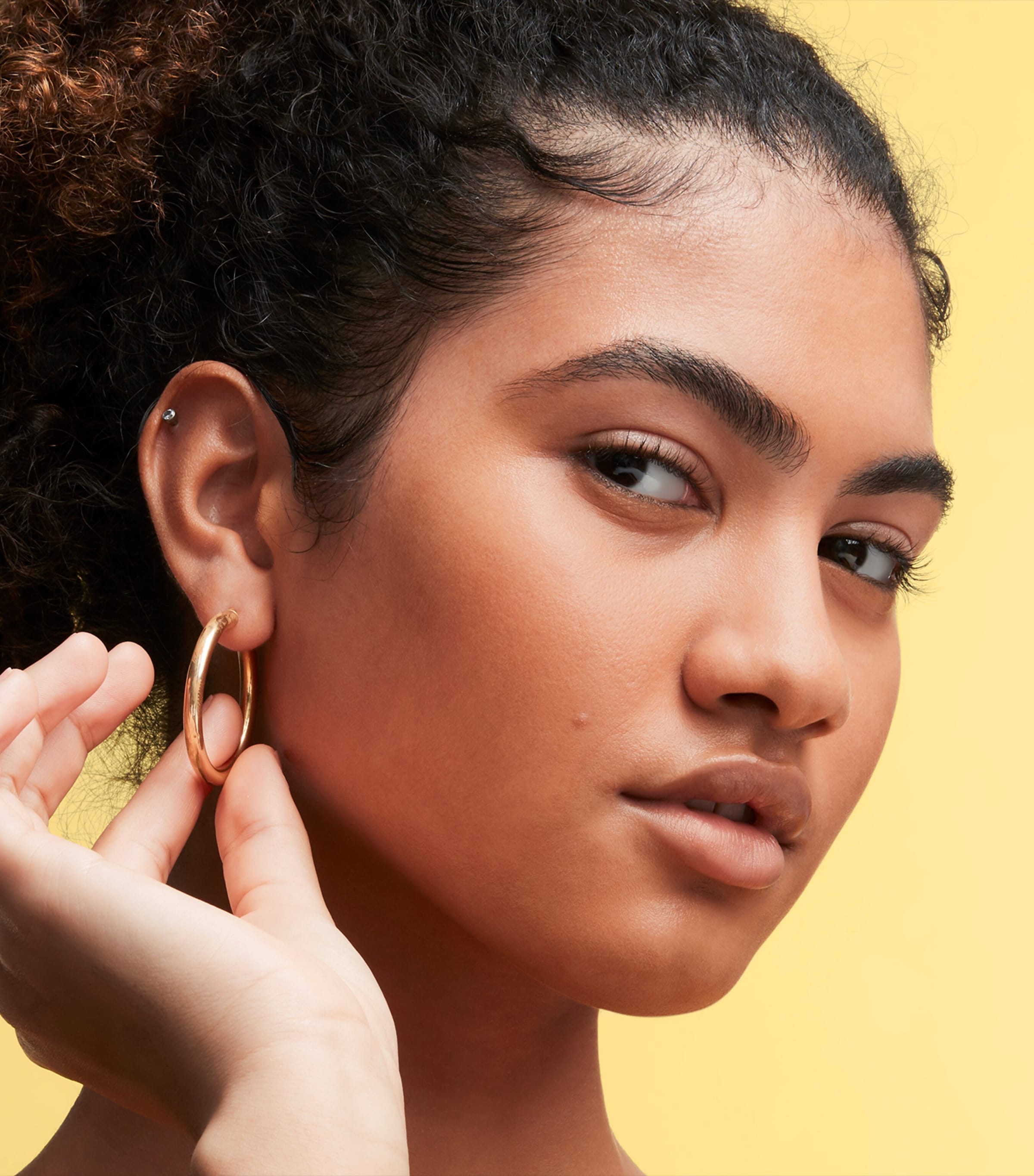 Studio Radiance Face and Body Foundation C5 Image 4