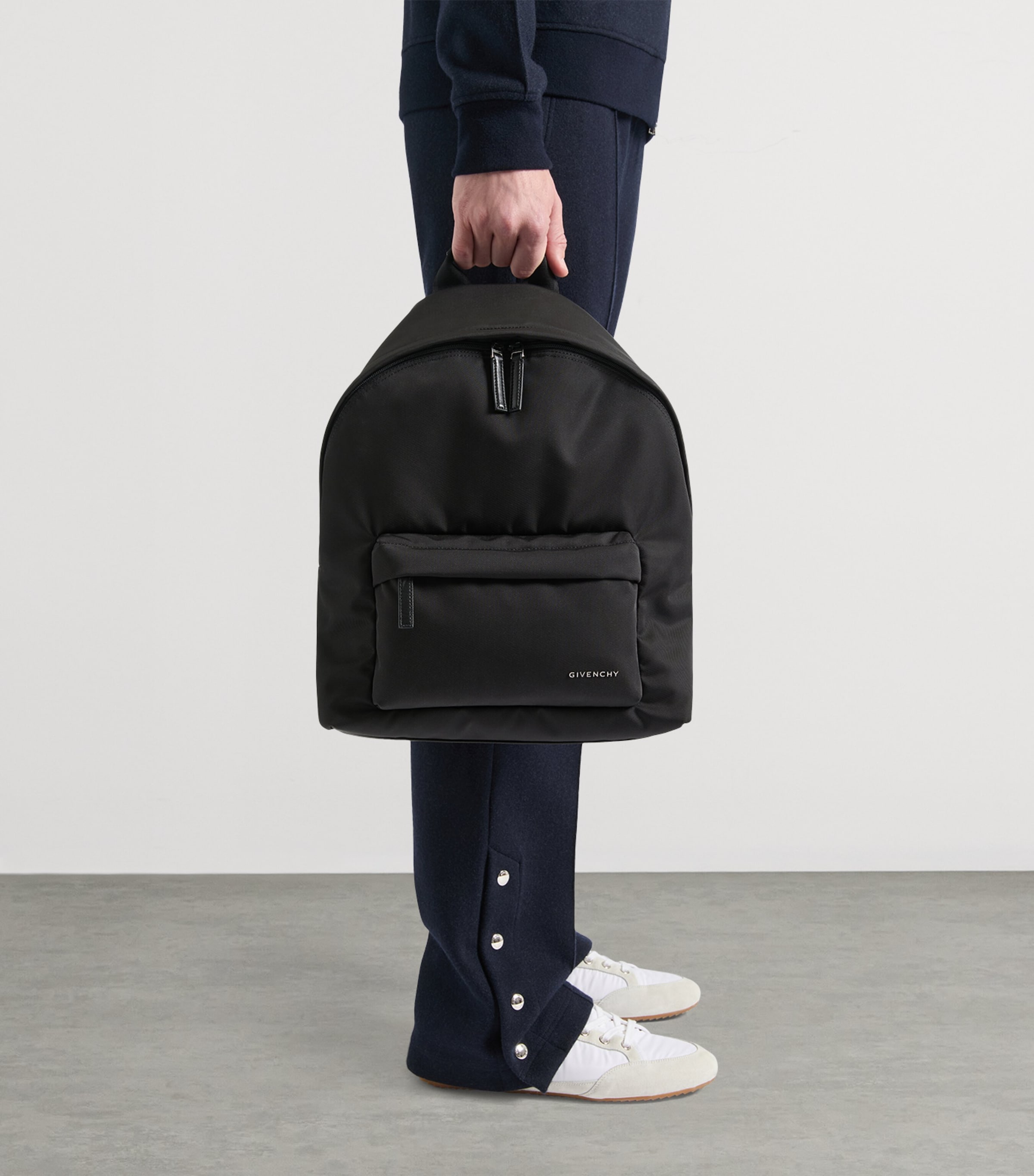 Essential U Backpack BLACK Image 1