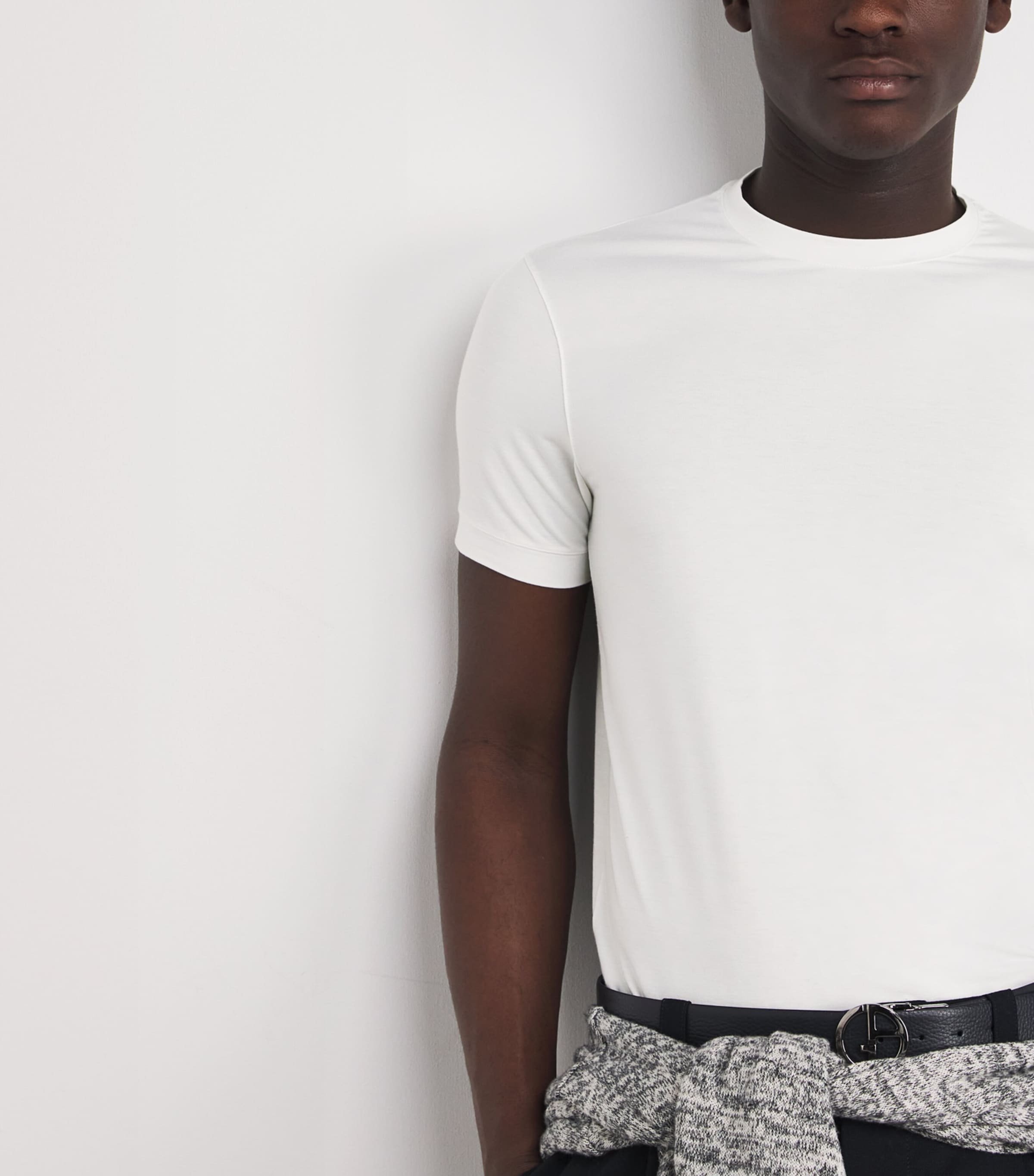 Crew-Neck T-Shirt U090 Image 6