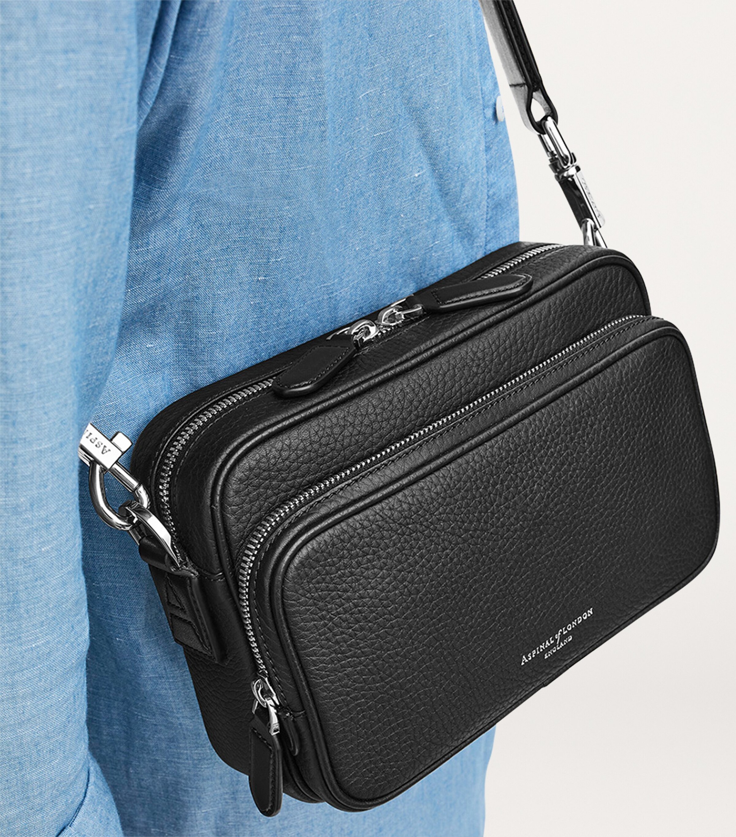 Leather Reporter East West Messenger Bag BLACK Image 6