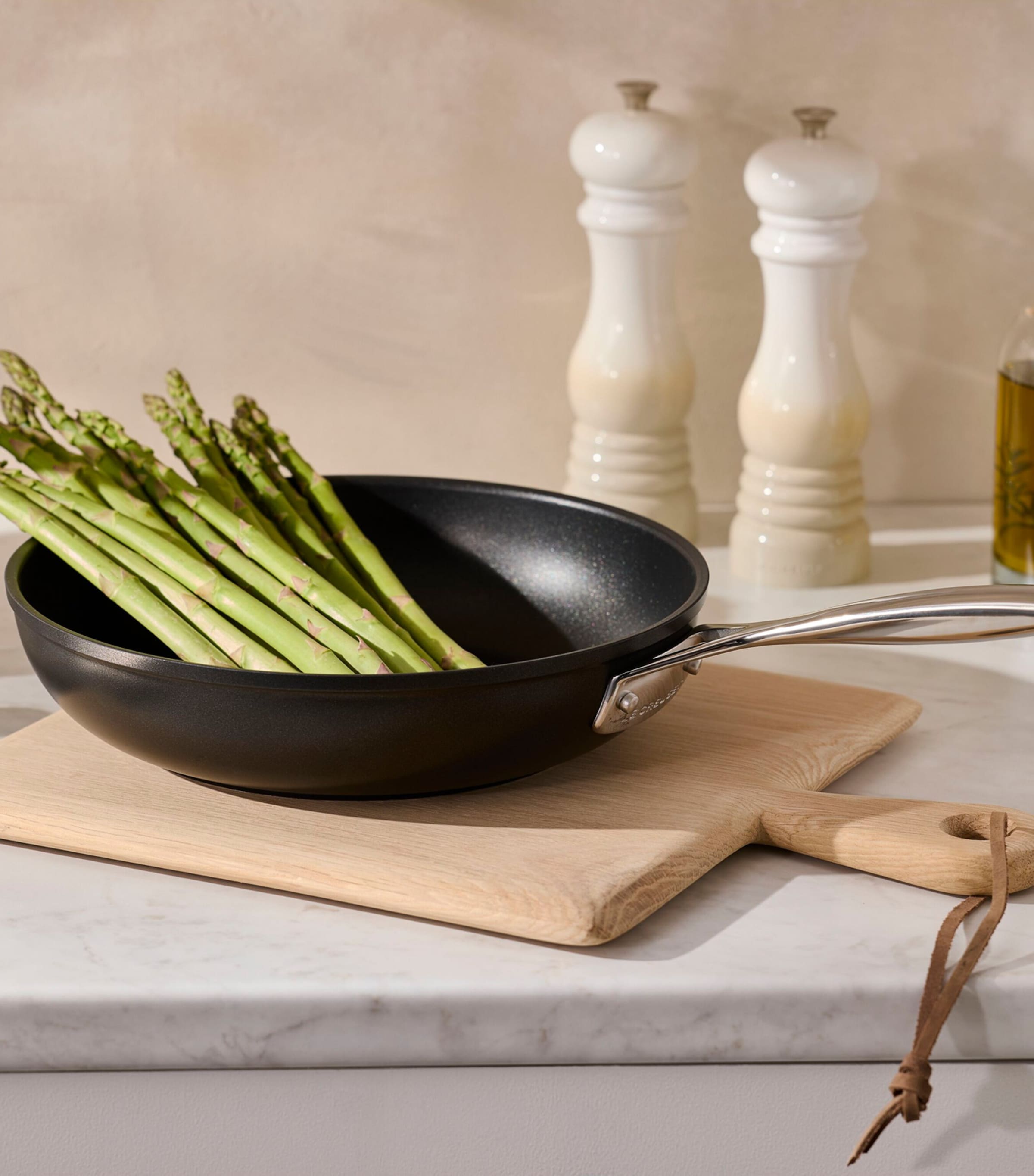 Le Creuset Non-Stick Deep Frying Pan (26cm) Image 7