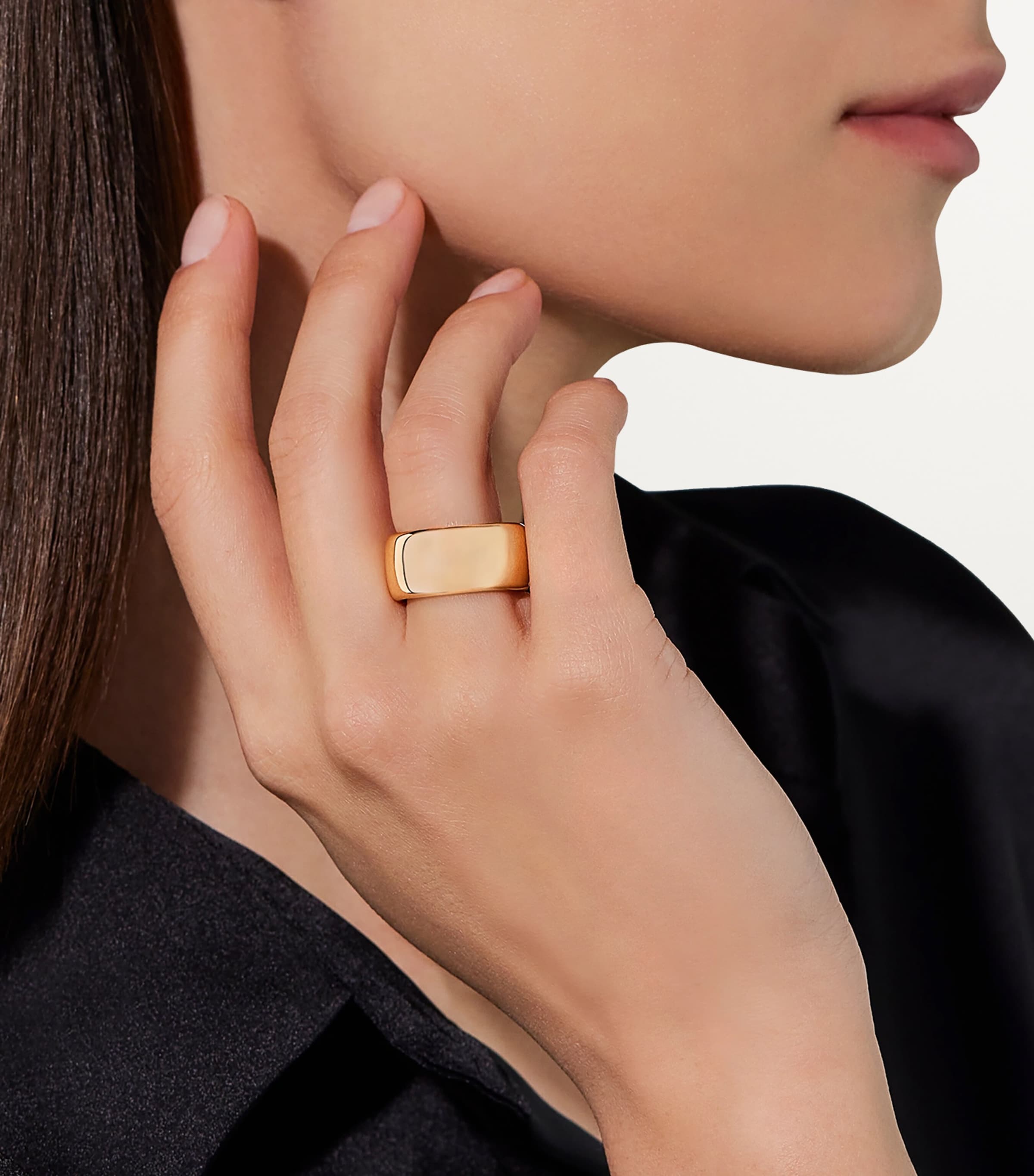 Medium Rose Gold Iconica Ring 00000 Image 3