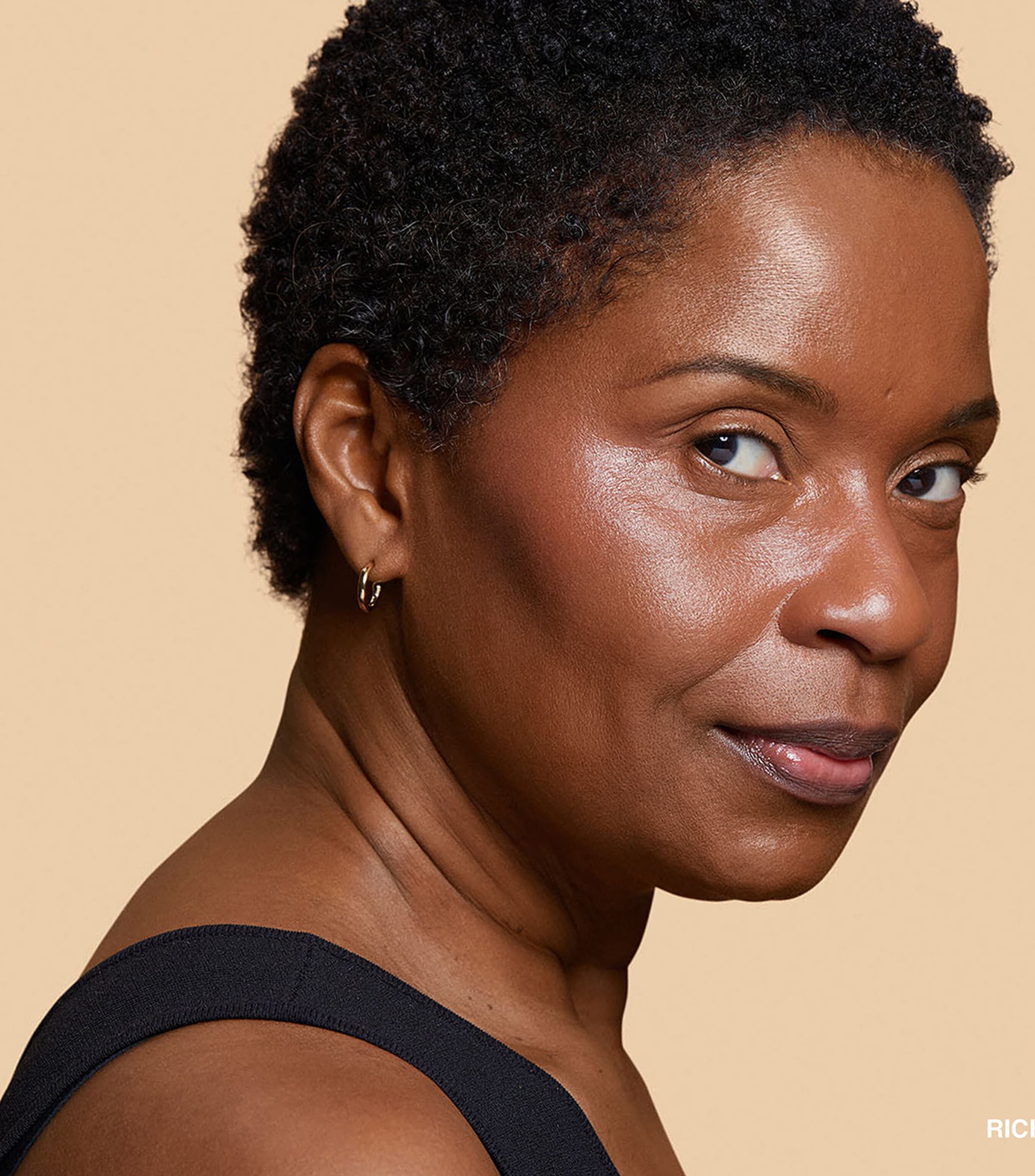 Vitamin Enriched Skin Tint RICH 2 Image 4