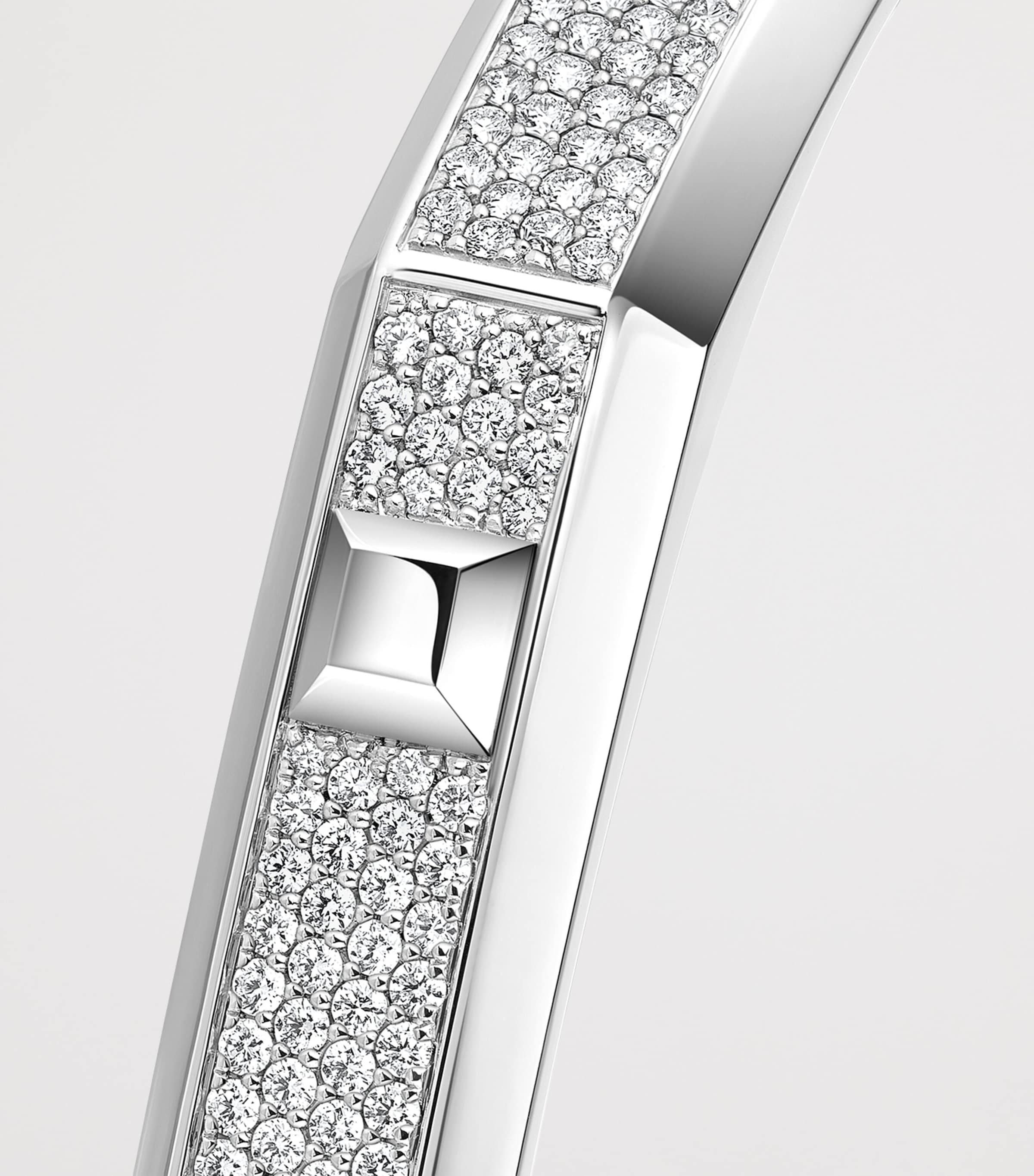Messika Moderniste Medium White Gold and Diamond Pavé Bangle (1.25ct) White Gold Image 3