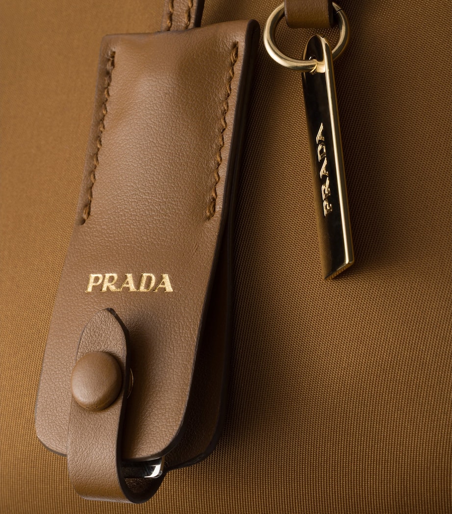 Medium Re-Nylon Tote Bag F0134 Image 8