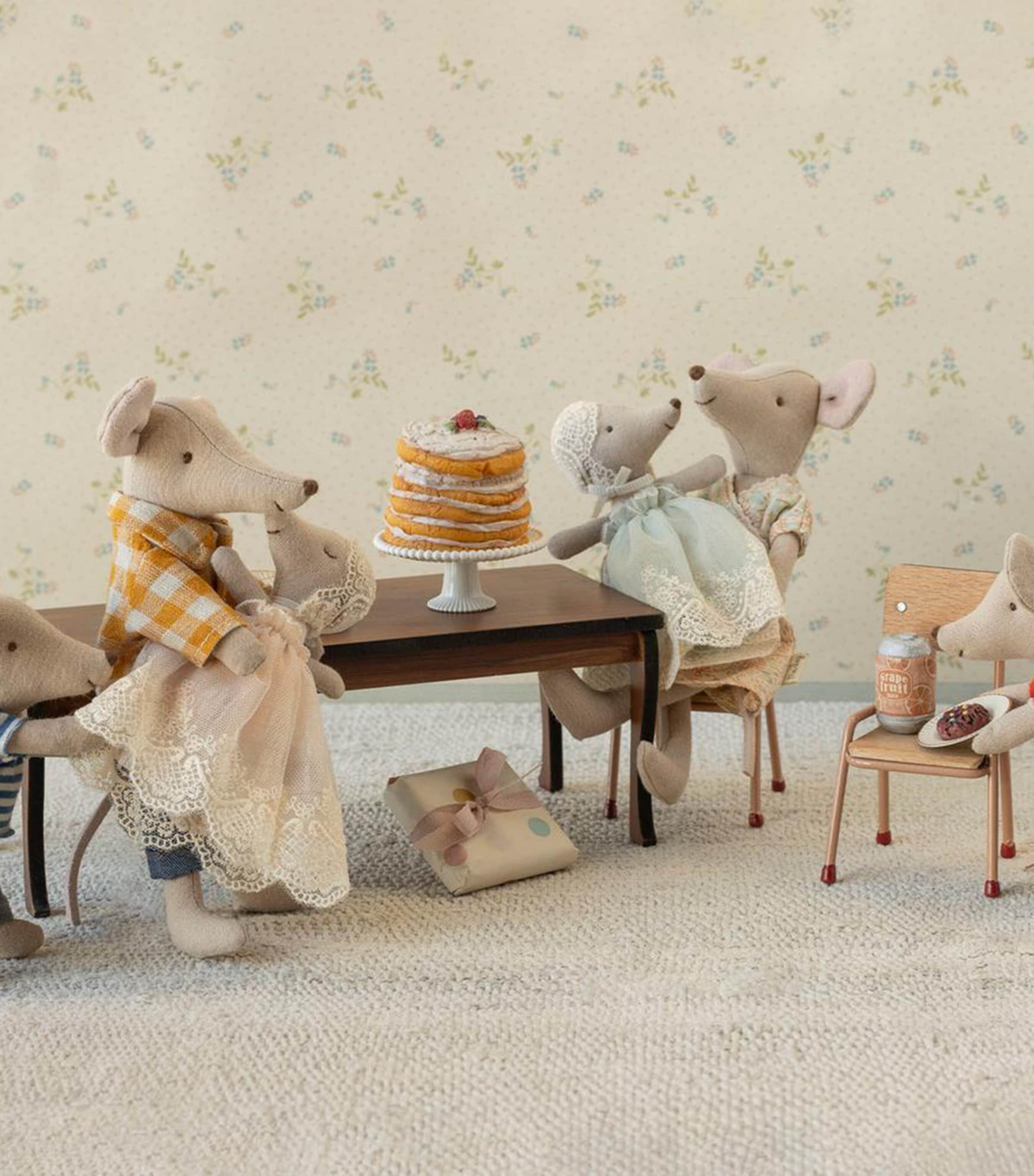 Maileg Mouse House Dining Table Image 3