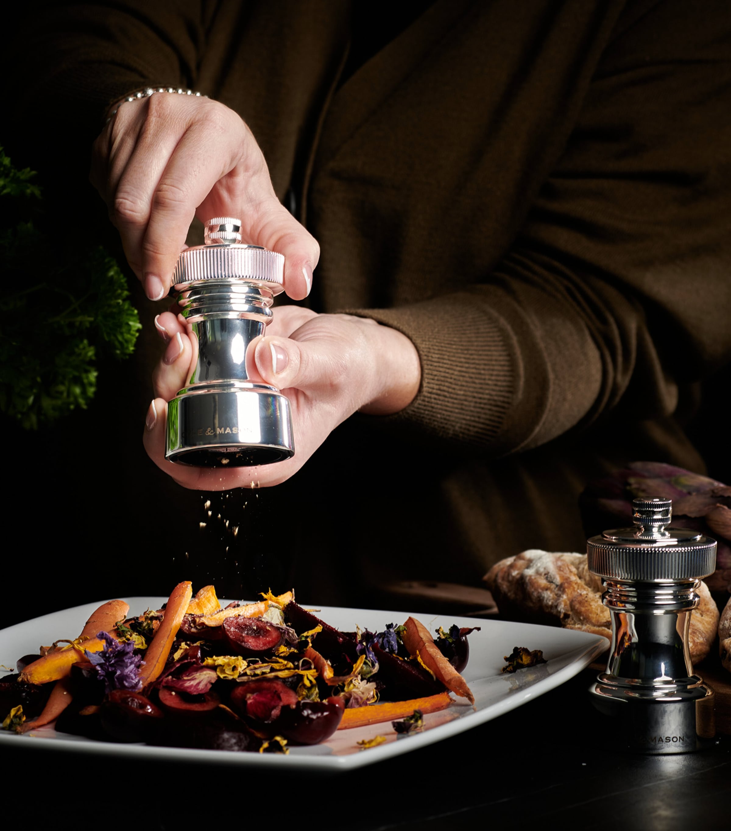 Silver-Plated Hoxton Salt and Pepper Mills Gift Set SILVER Image 5