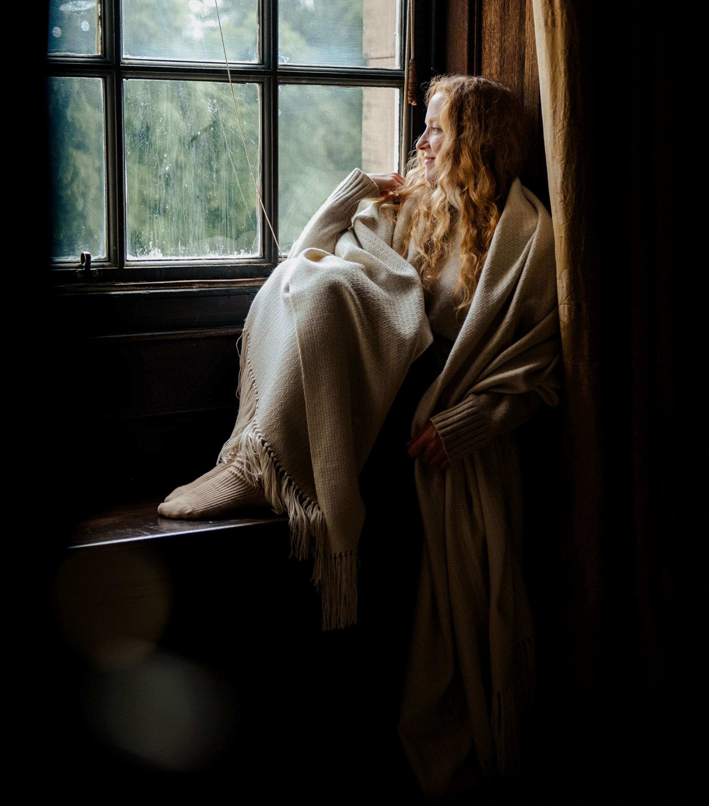 Araminta Campbell Alpaca-Blend Woodland Inkcap Throw (150cm x 230cm) White Image 7