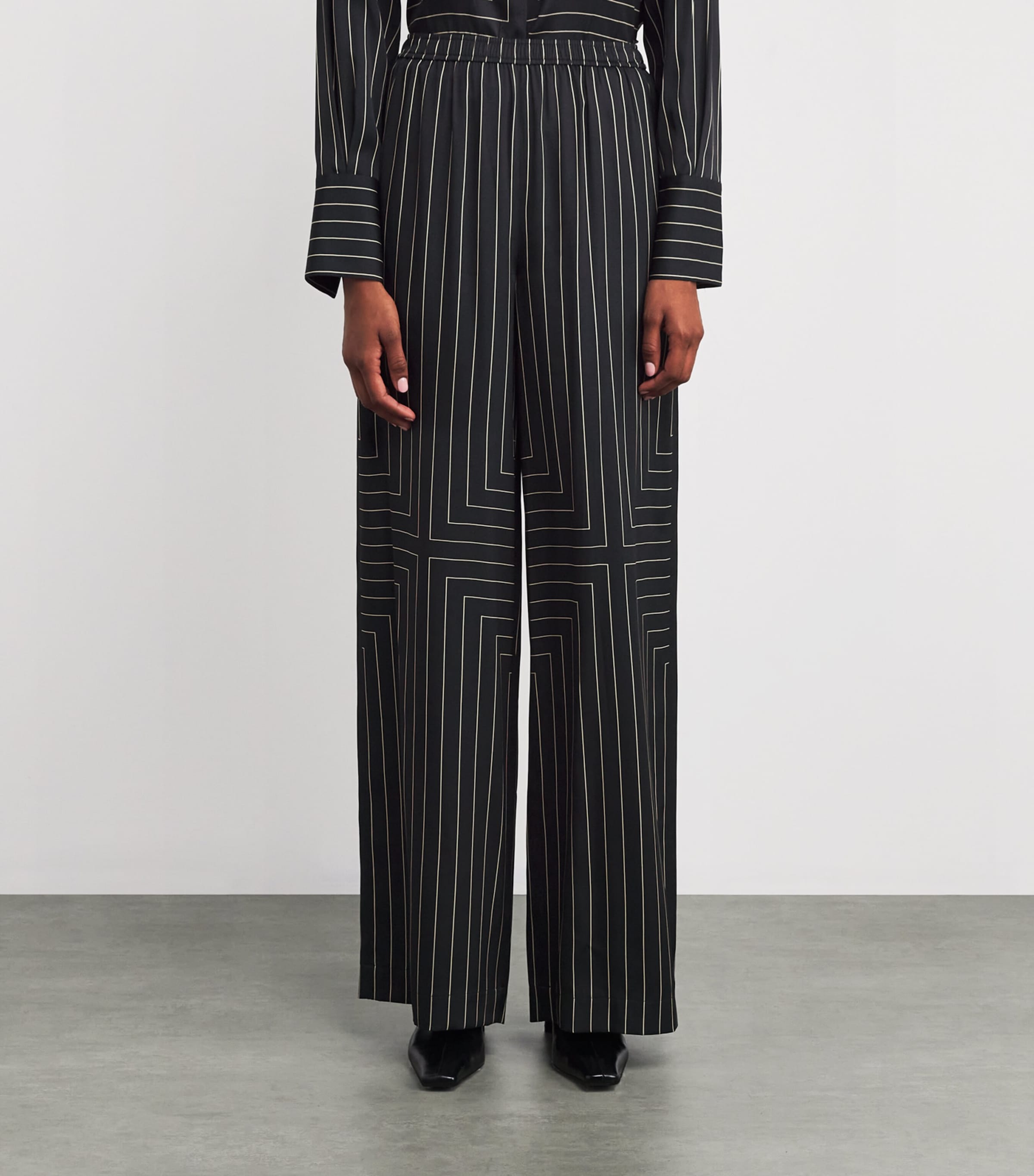 Geometric Print Hulin Trousers BLACK/AFFOGATO Image 3