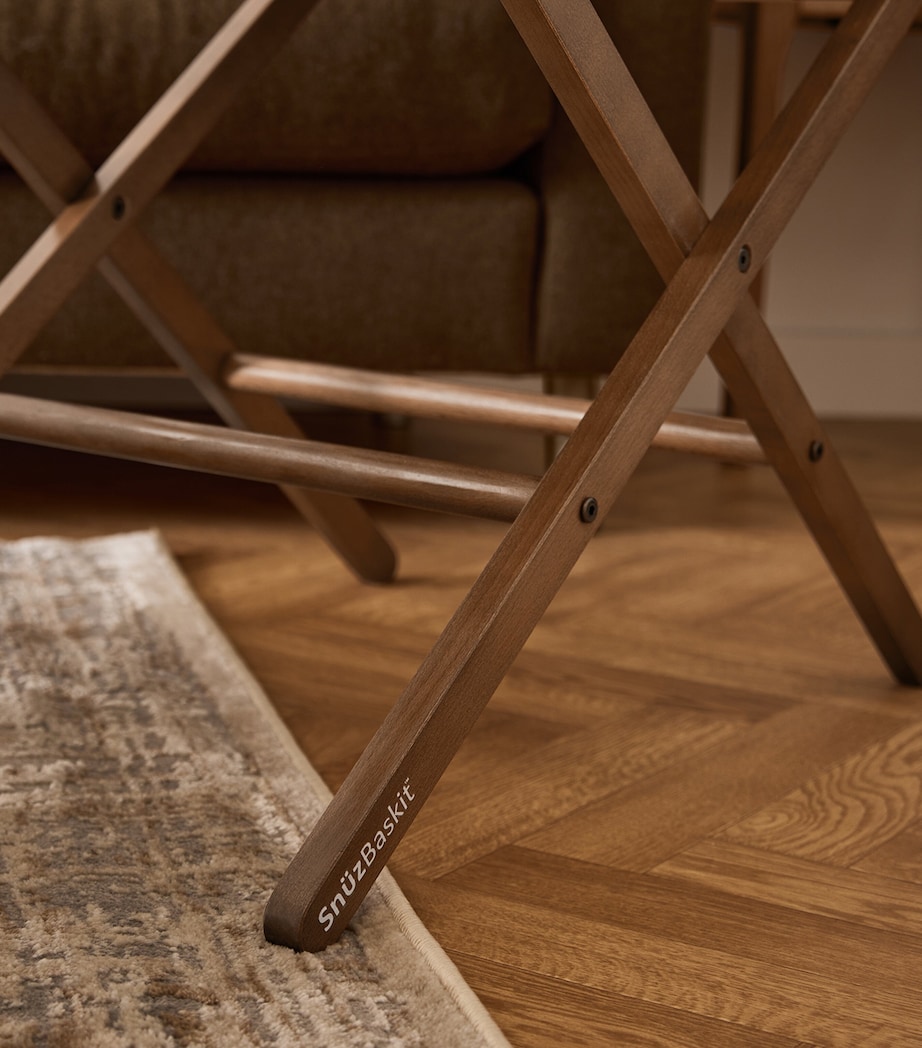 SnüzBaskit Barley Moses Basket & Walnut Stand BARLEY&WALNUT Image 4