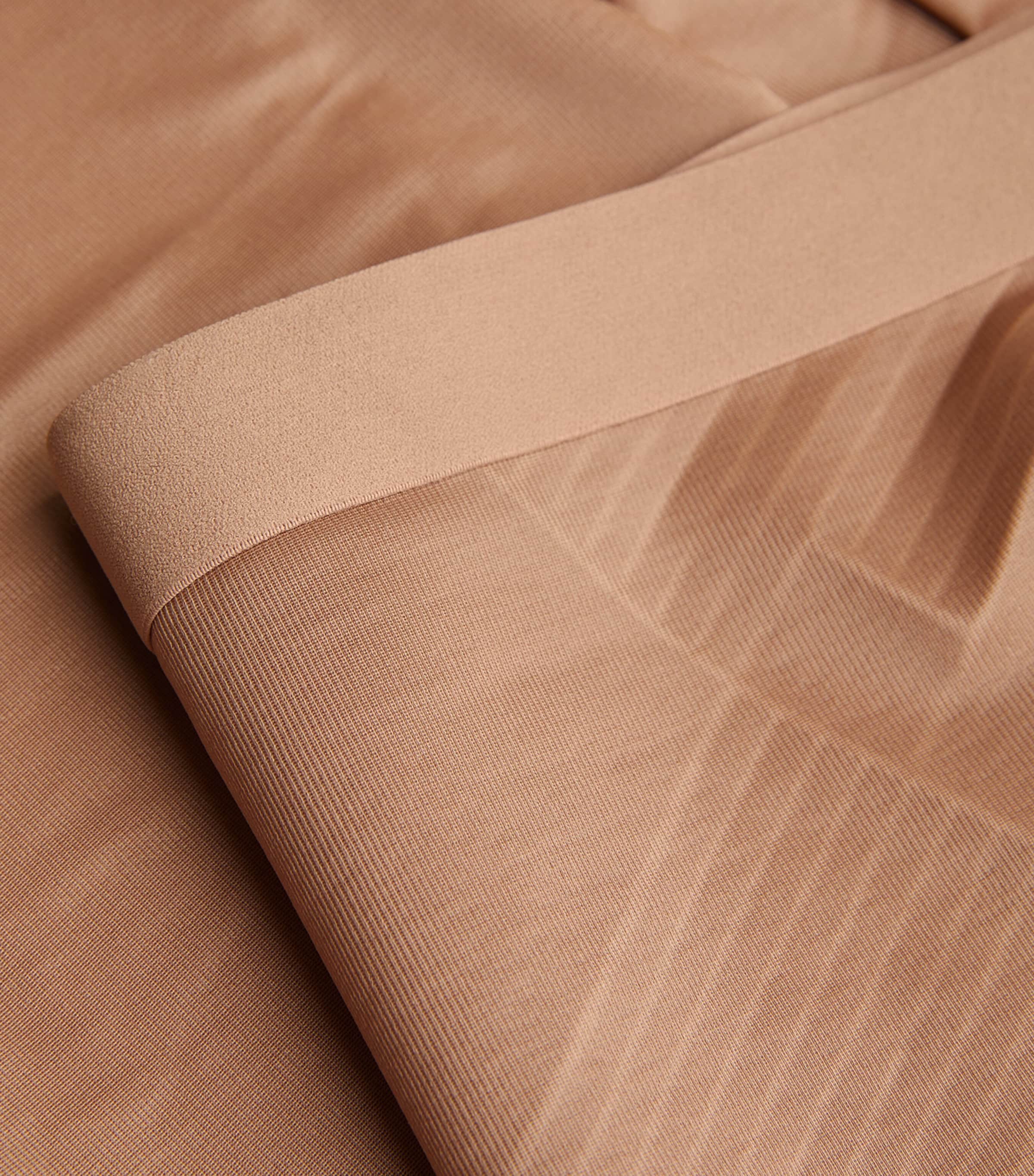 SPANXshape Invisible Capri Pants - Medium Control CAFÉ AU LAIT Image 4