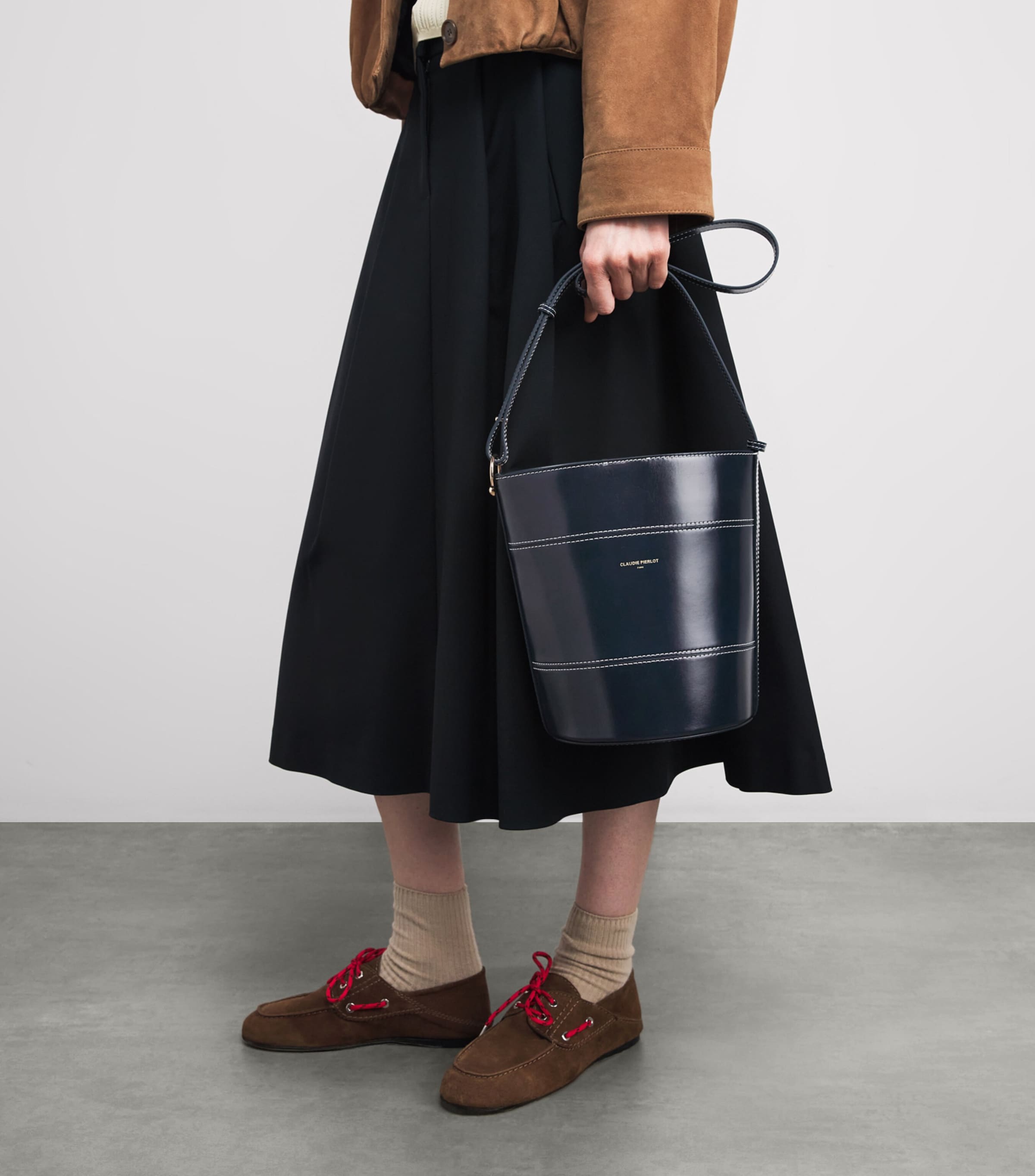 Calfskin Bucket Bag NAVY Image 2