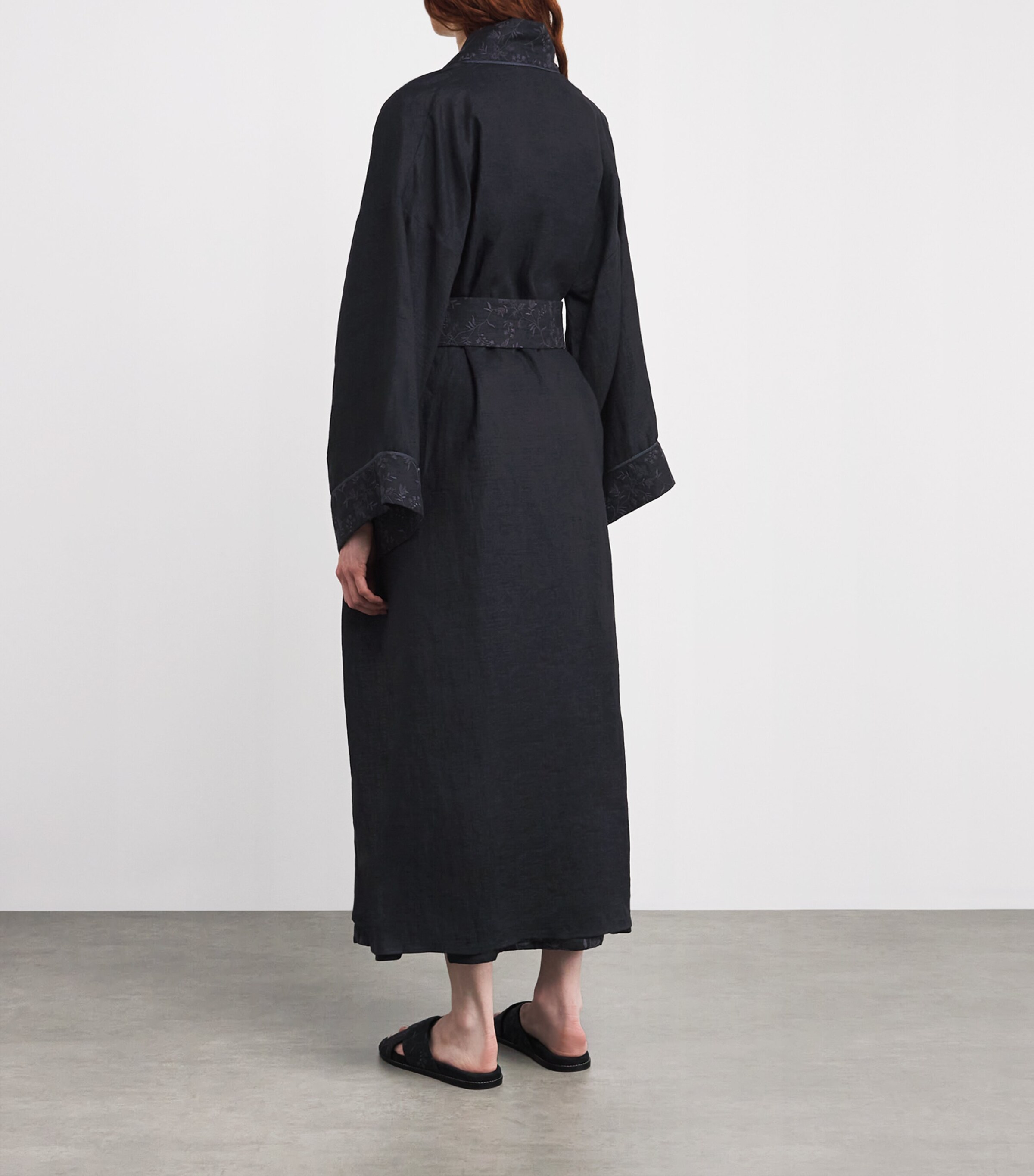 Eleventy Womens x Harrods Linen Embroidered Kimono Nero Image 3