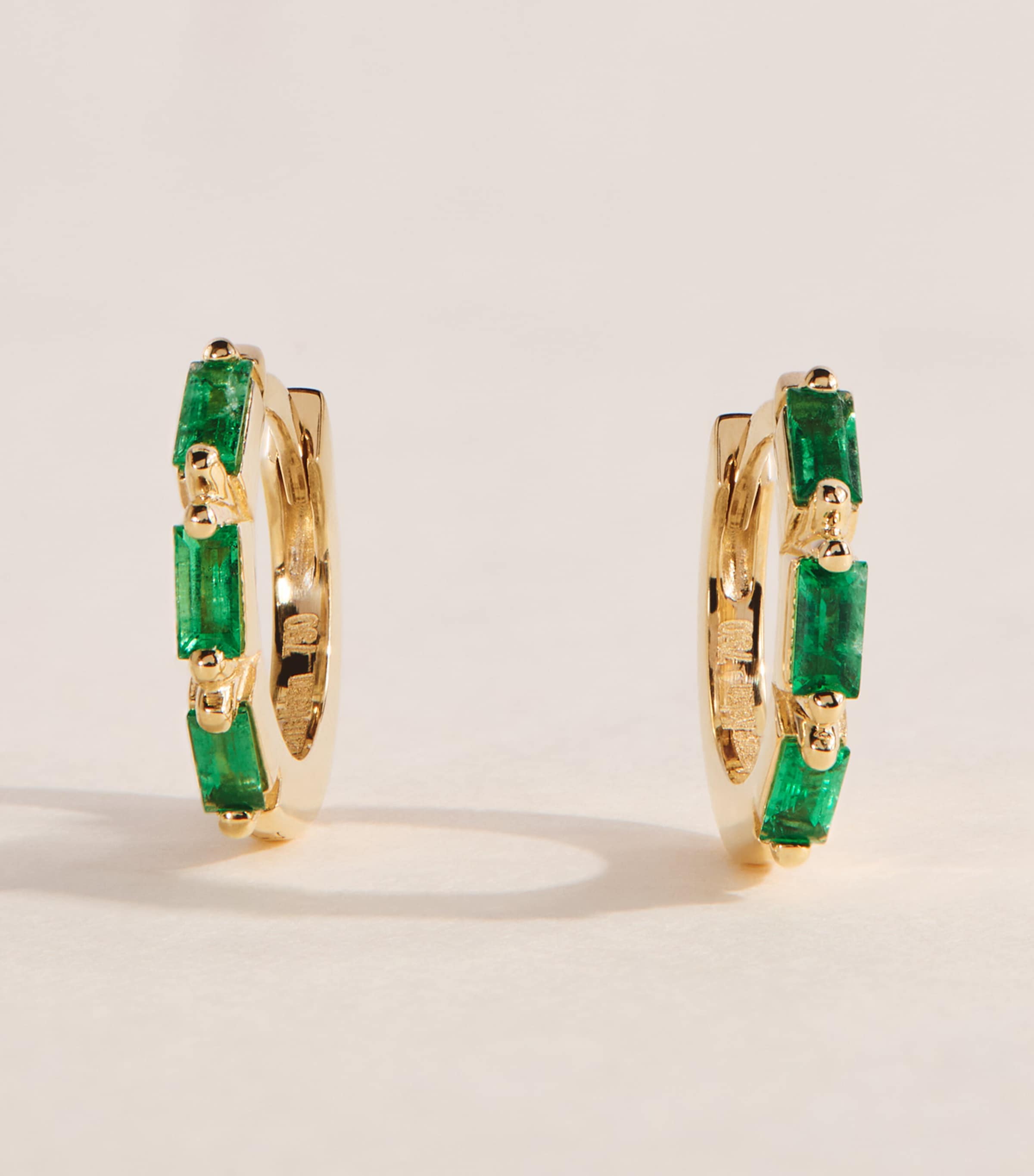 Suzanne Kalan Yellow Gold and Emerald Bold Triple Huggie Earrings Yg/emer Image 1