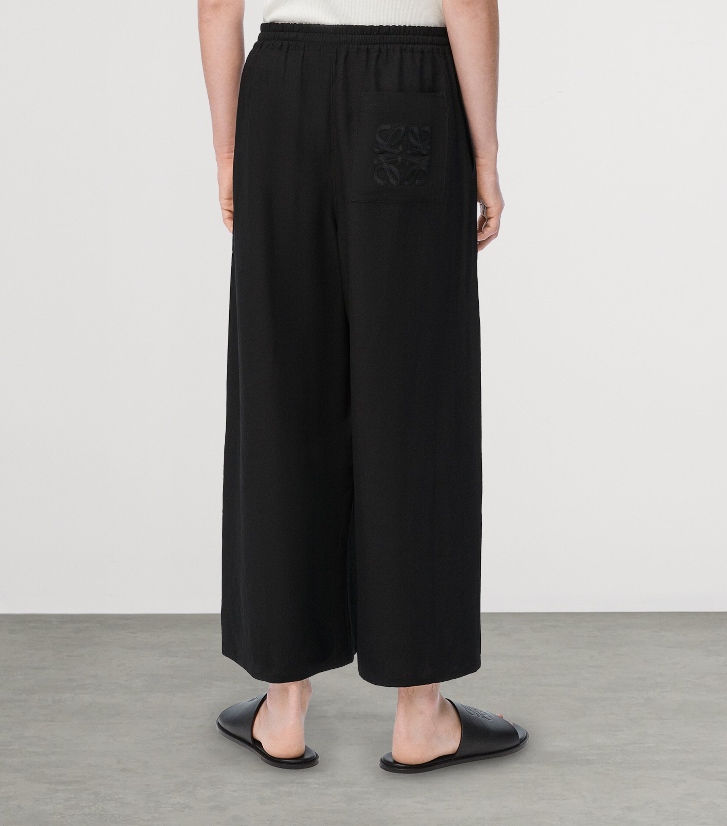 LOEWE Mens x Paula's Ibiza Cropped Wide-Leg Trousers Black Image 4