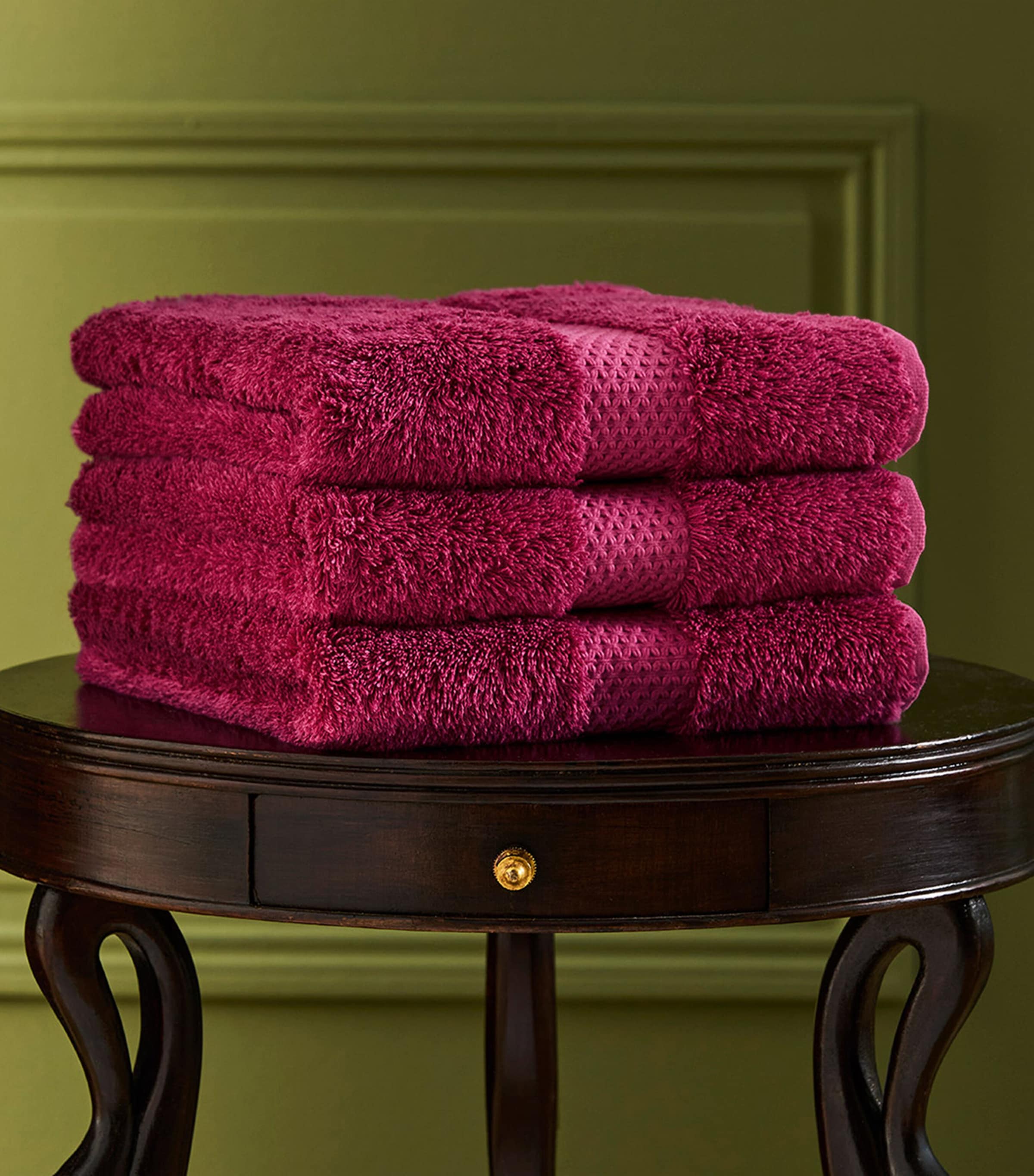 Yves Delorme Etoile Guest Towel (45cm x 70cm) Fushia Image 3