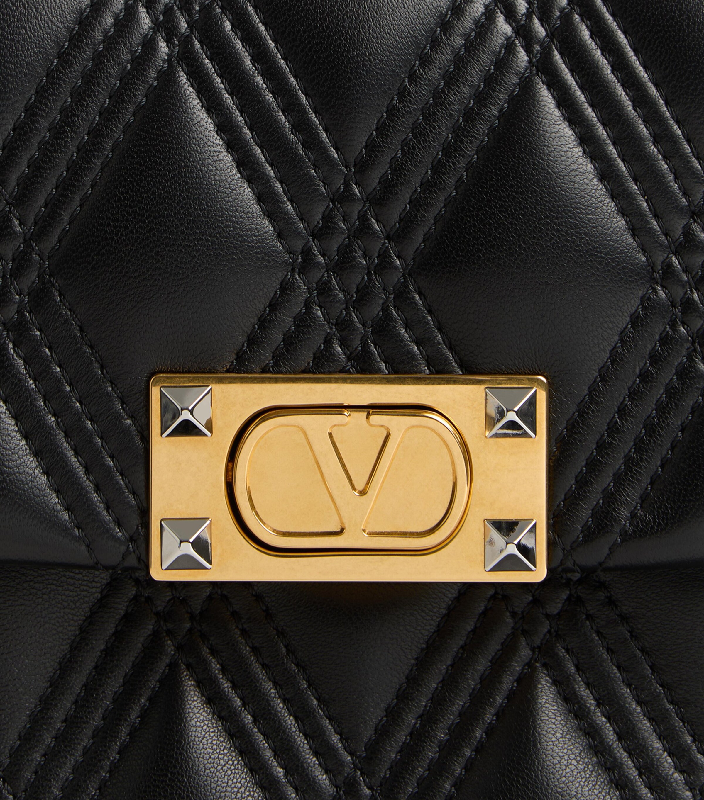 VIP価格SALE★Valentino Garavani★Quiltie 67 Vロゴ ウォレット キルティ 67 キルティングナッパレザー ウォレット for