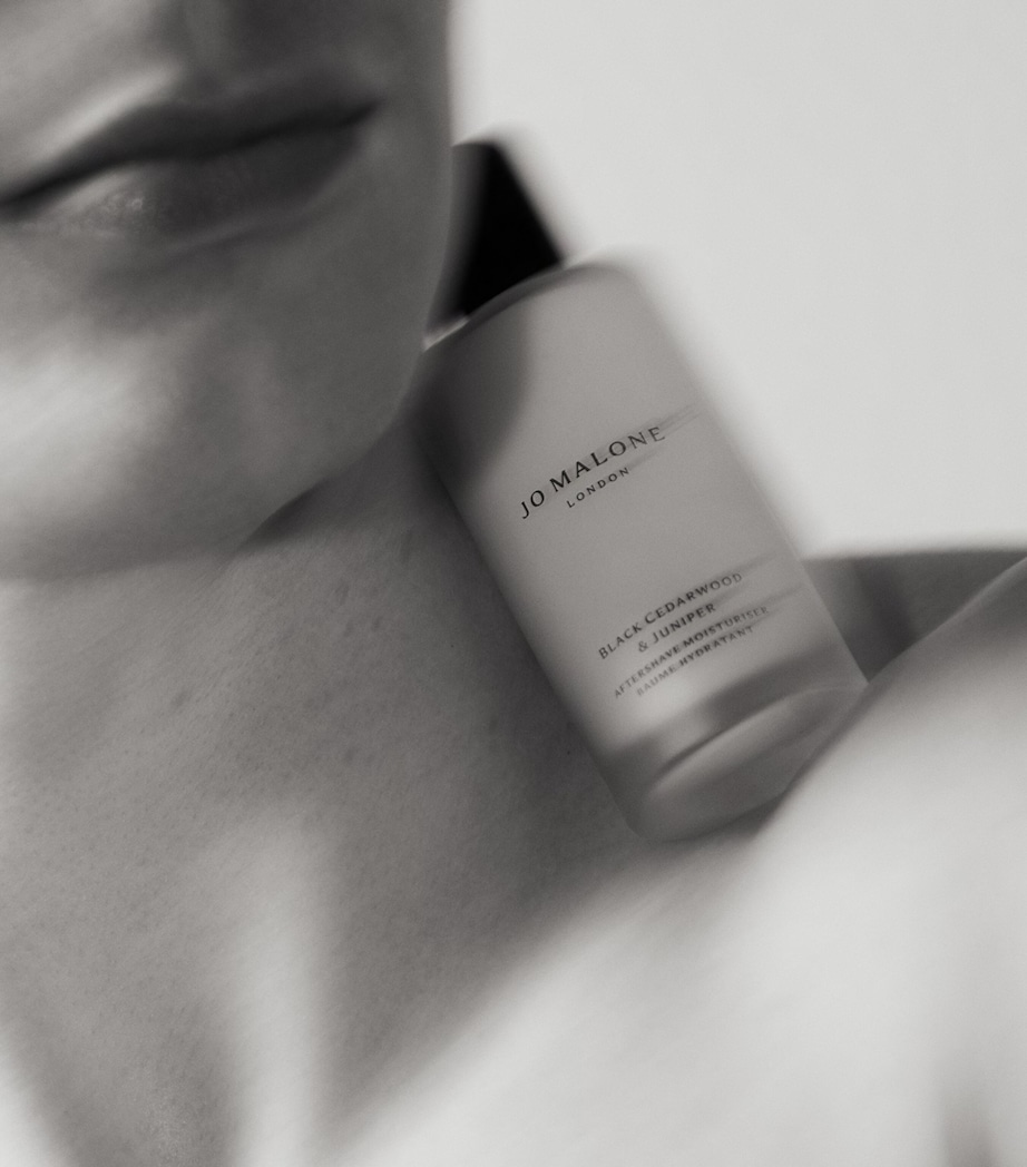 Black Cedarwood & Juniper Aftershave Moisturiser (45ml) NO COLOUR Image 2