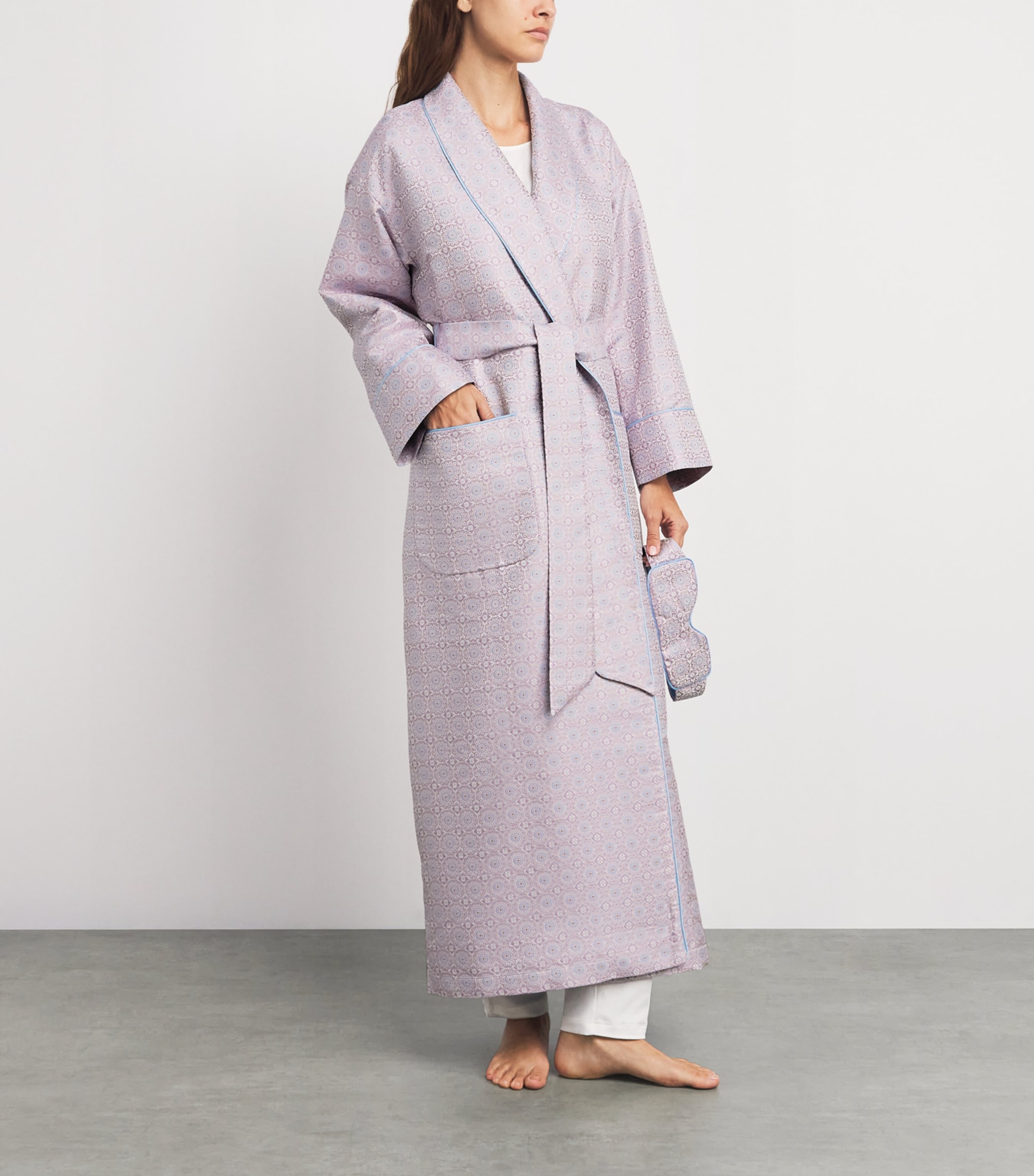 Silk Daisy Medallion Jacquard Robe PINK/BLUE Image 2