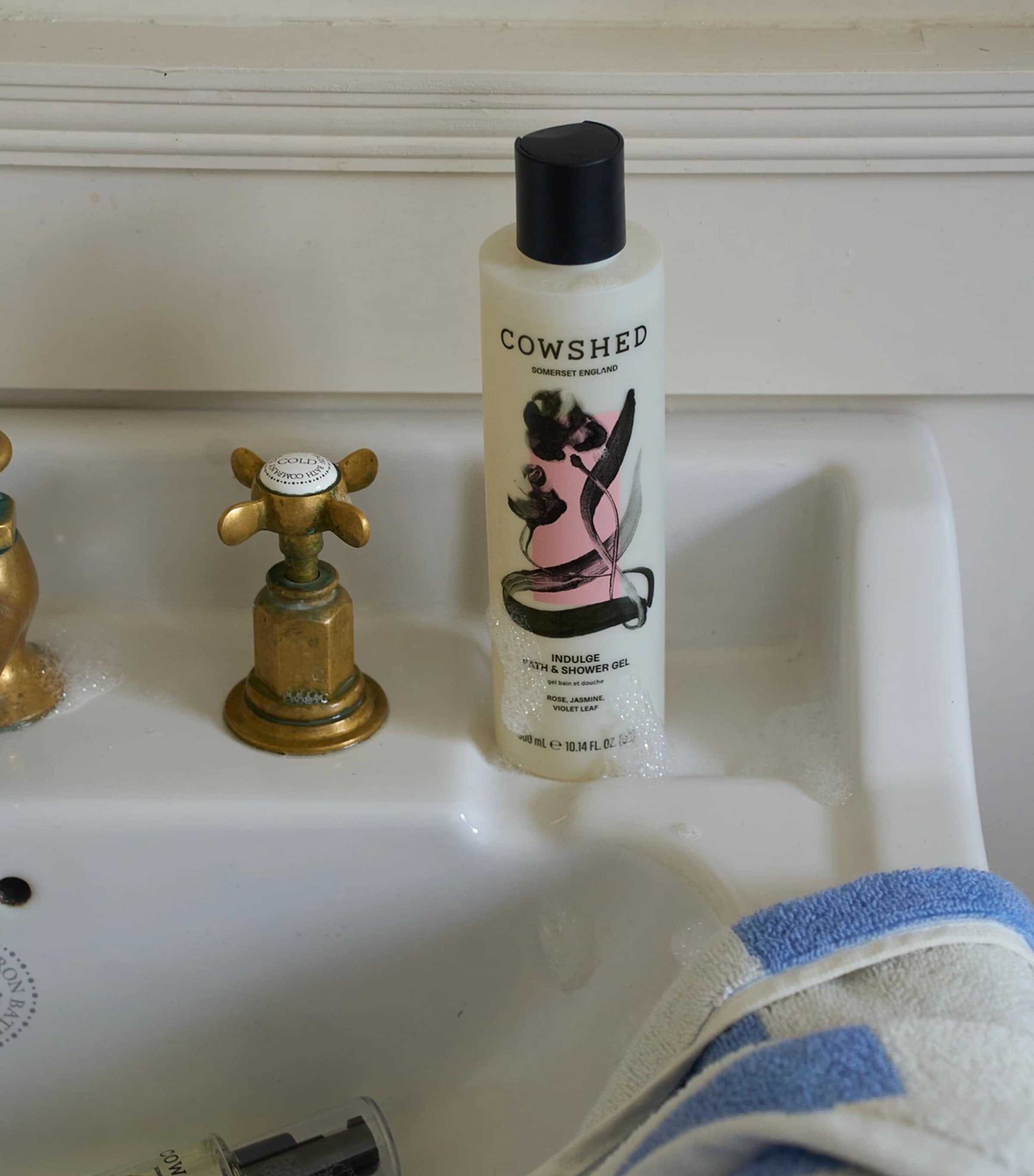 Cowshed Indulge Bath & Shower Gel (300ml) N/a Image 5