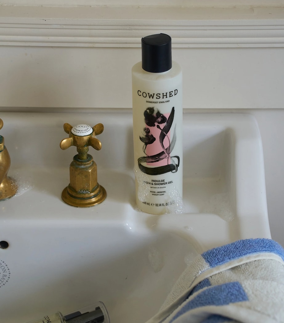 Cowshed Indulge Bath & Shower Gel (300ml) N/a Image 5