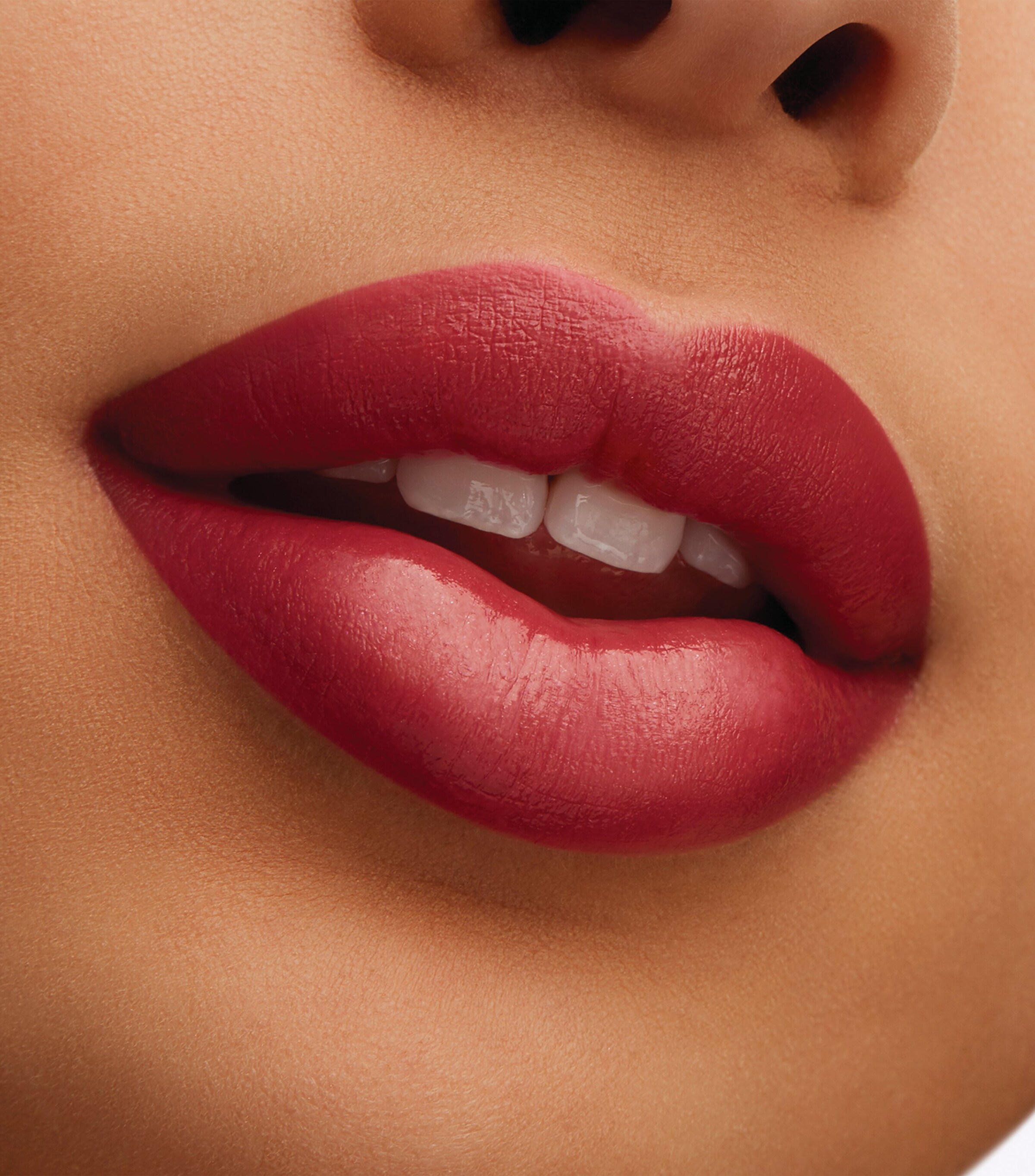 Lustreglass Sheer-Shine Lipstick BEAM THERE DONE THAT Image 10