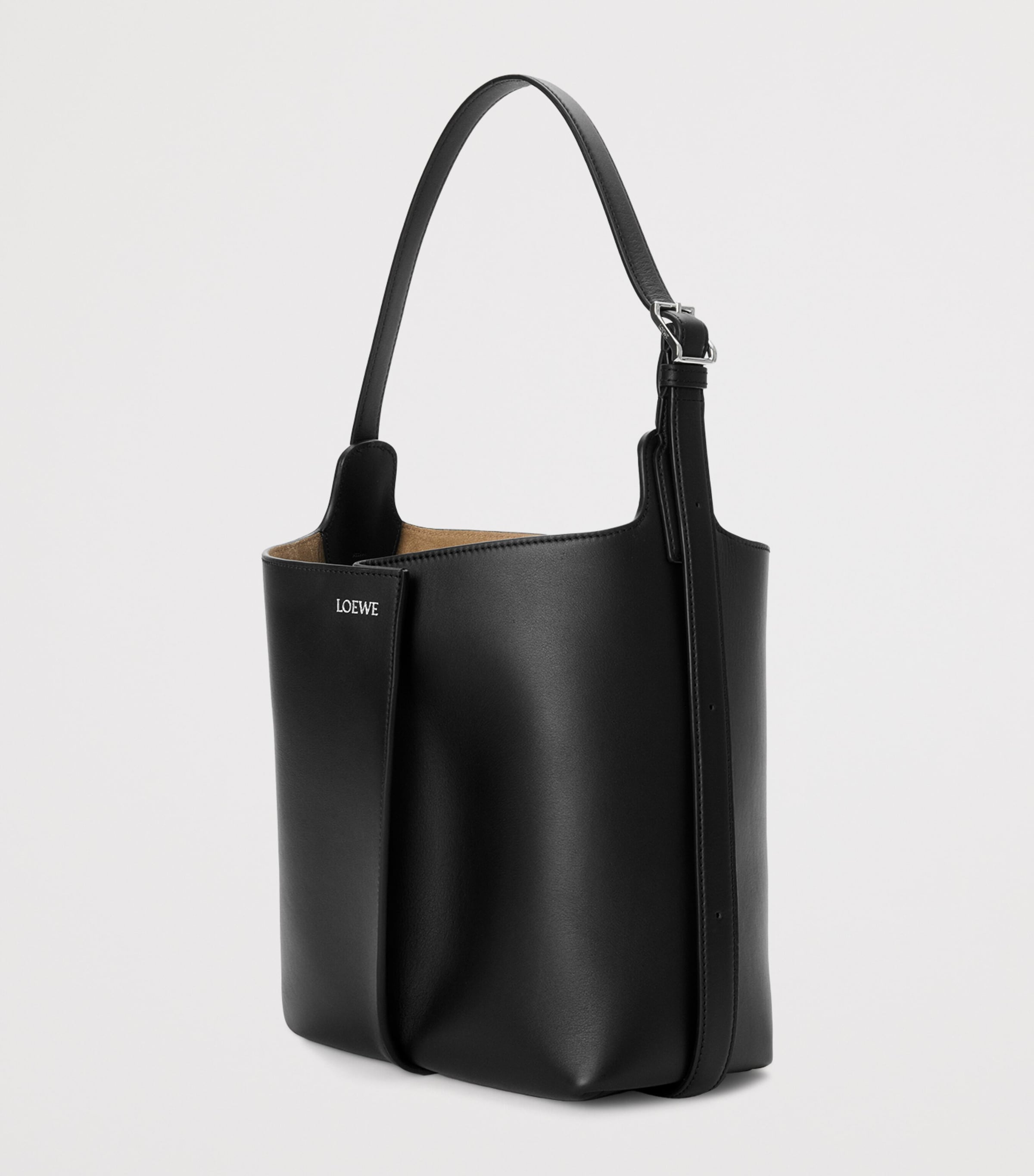 LOEWE Womens Medium Leather Bilbao Bucket Bag Black Image 2