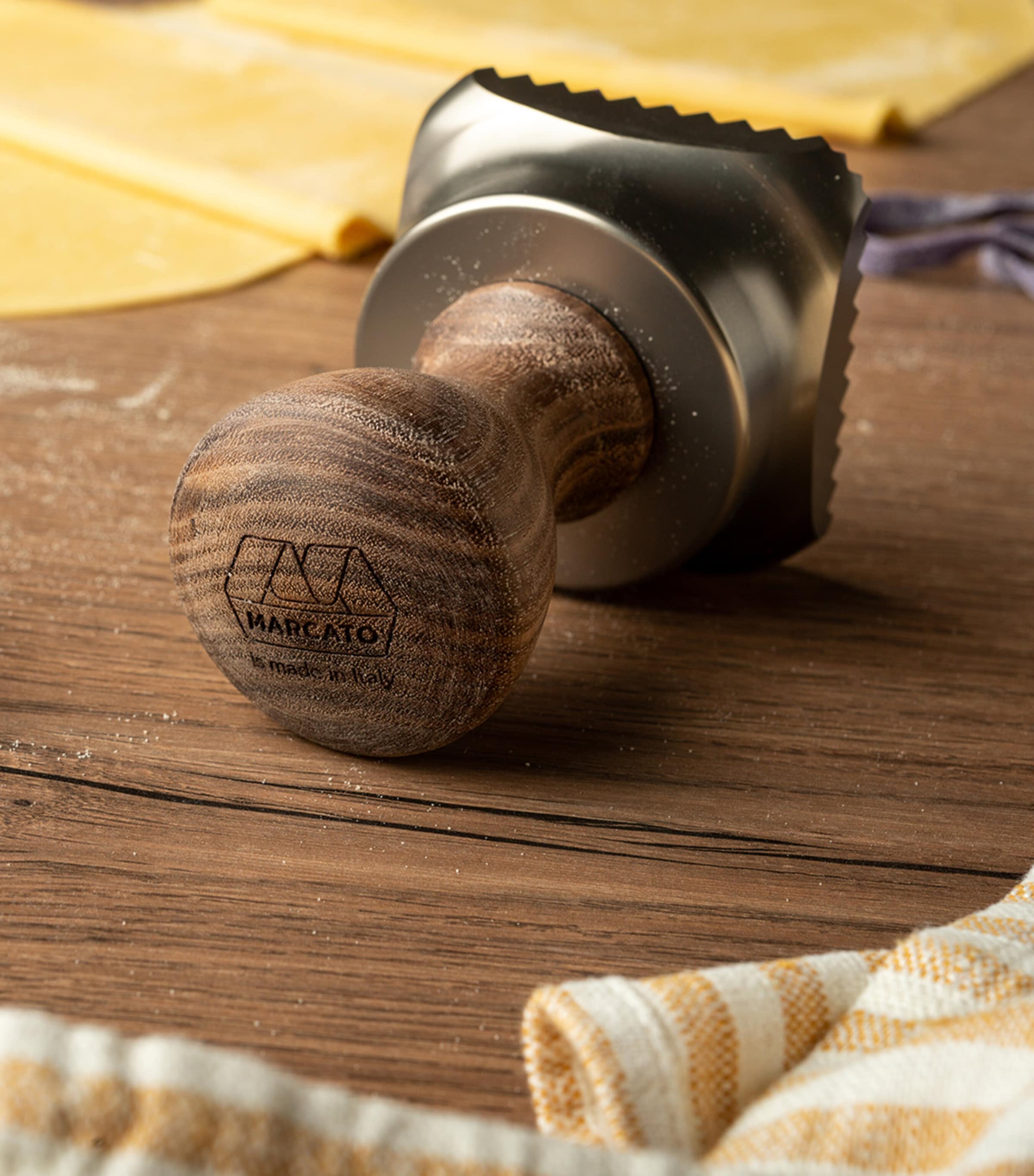 Square Ravioli Stamp CHAMPAGNE Image 4