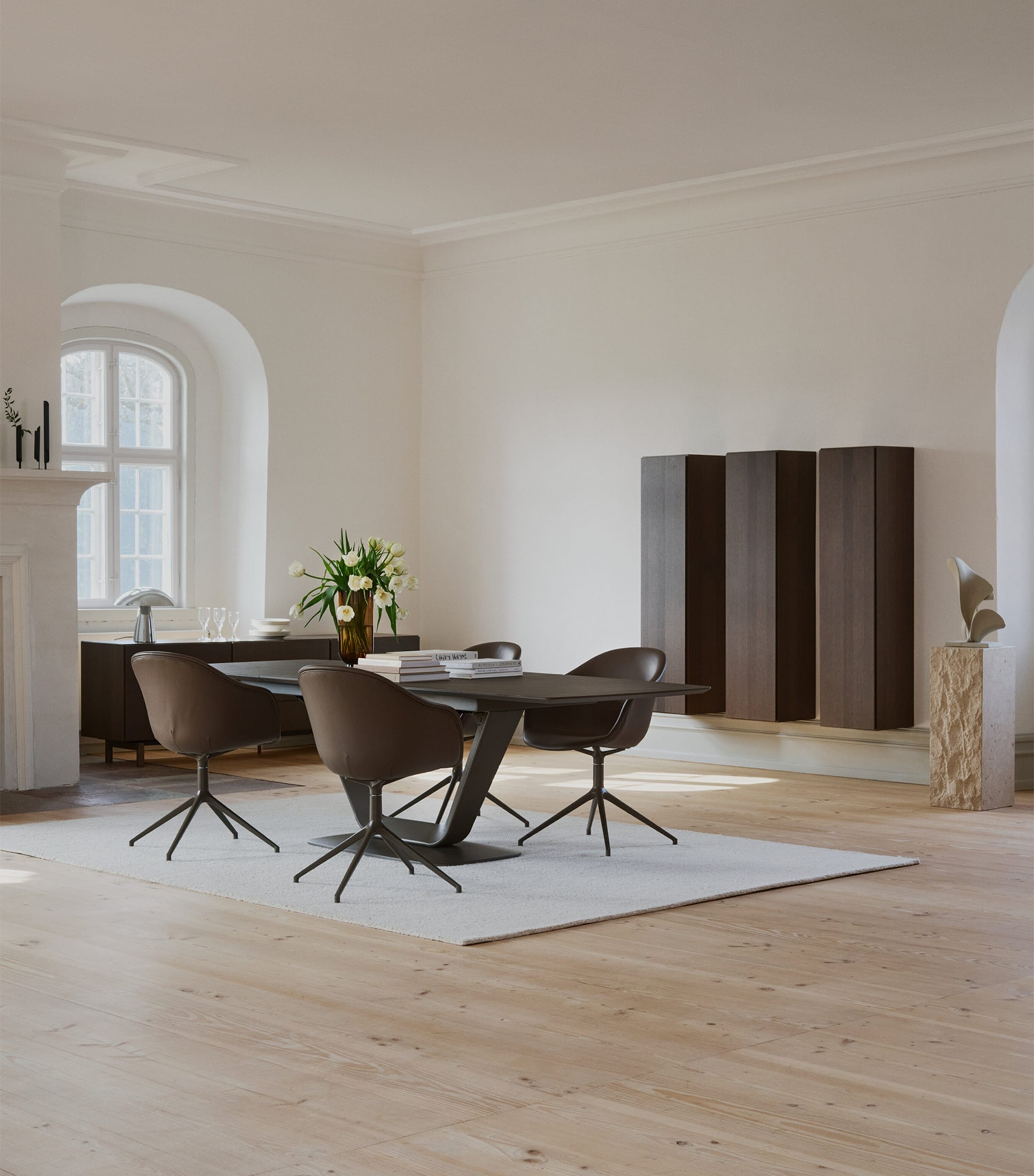 BoConcept Ceramic Alicante Extendable Dining Table Wrm Gry/matt Ash Gry Image 2