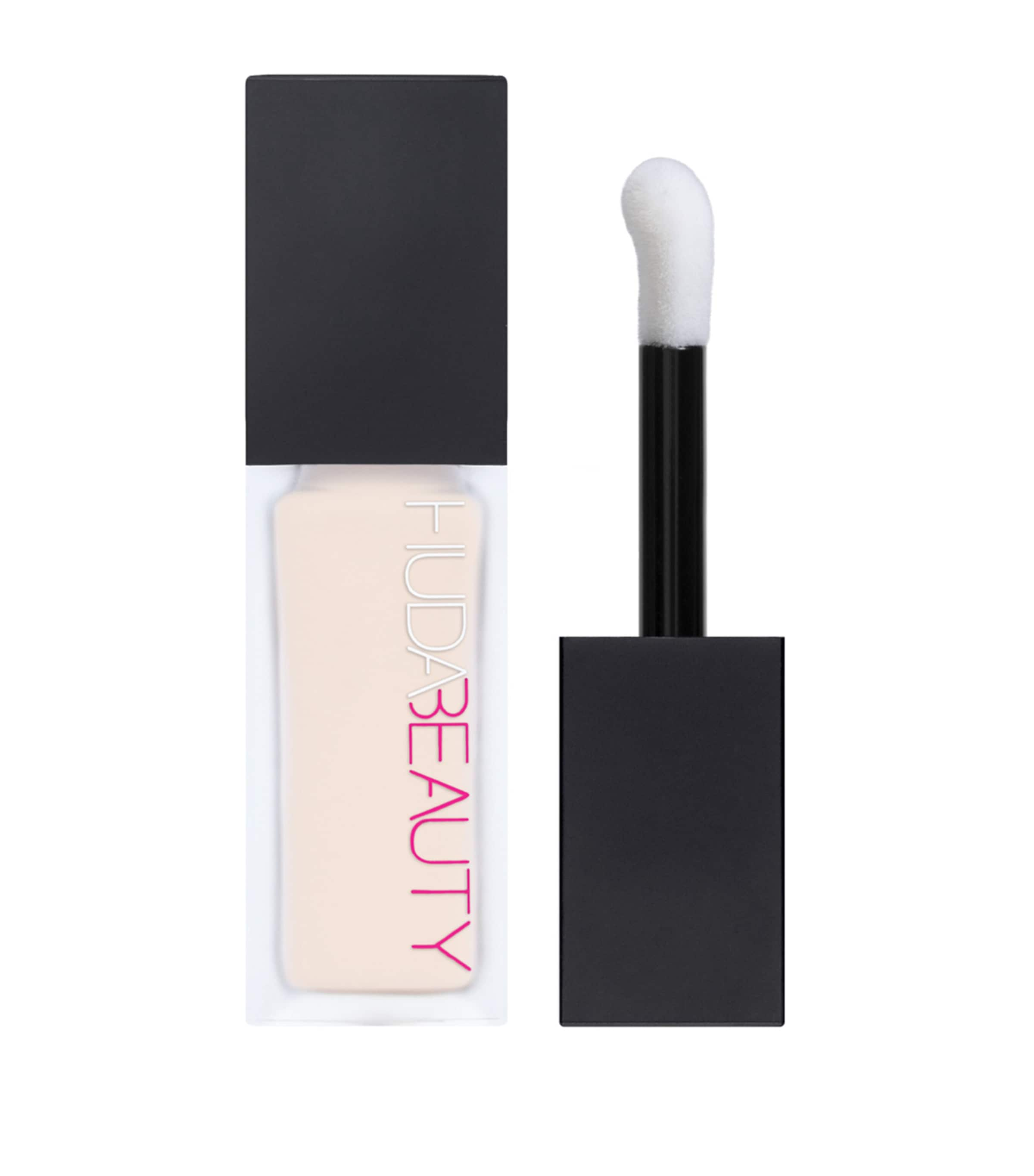 Huda Beauty #fauxfilter Luminous Matte Liquid Concealer In Nude