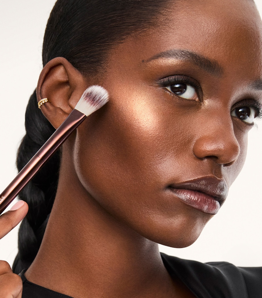 Hourglass No. 16 Highlighter Brush Image 2