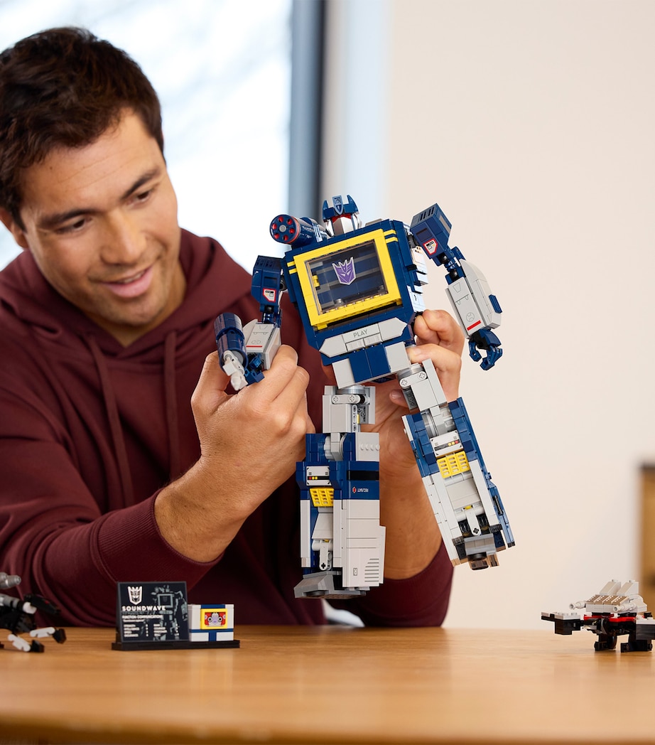 LEGO Icons Transformers: Soundwave 10358 MULTI Image 4