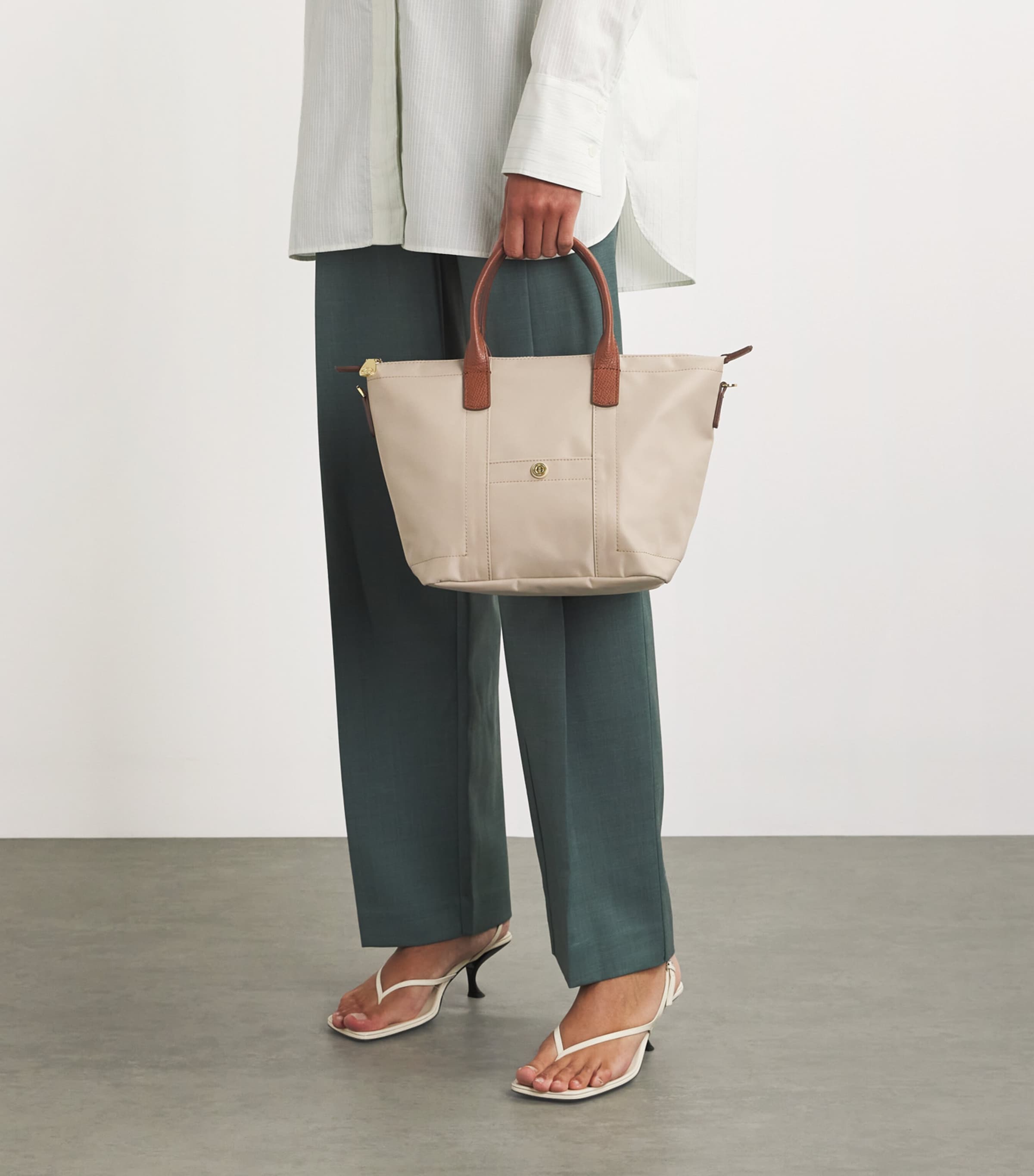 人気【Harrods】UK発 ナイロン 2WAY グラブ トート バッグ grab Harrods Grab Nylon Tote Bag | Harrods UK