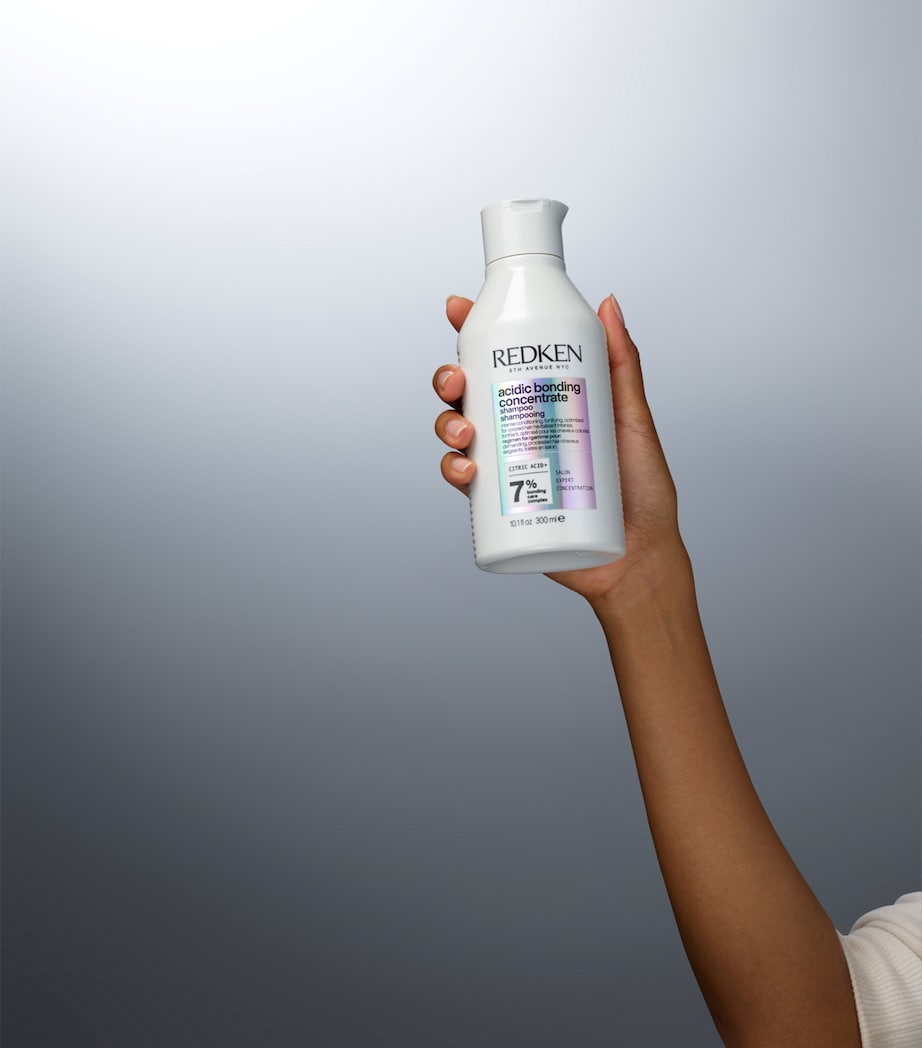 Acidic Bonding Concentrate Conditioner (300ml) NO COLOUR Image 5