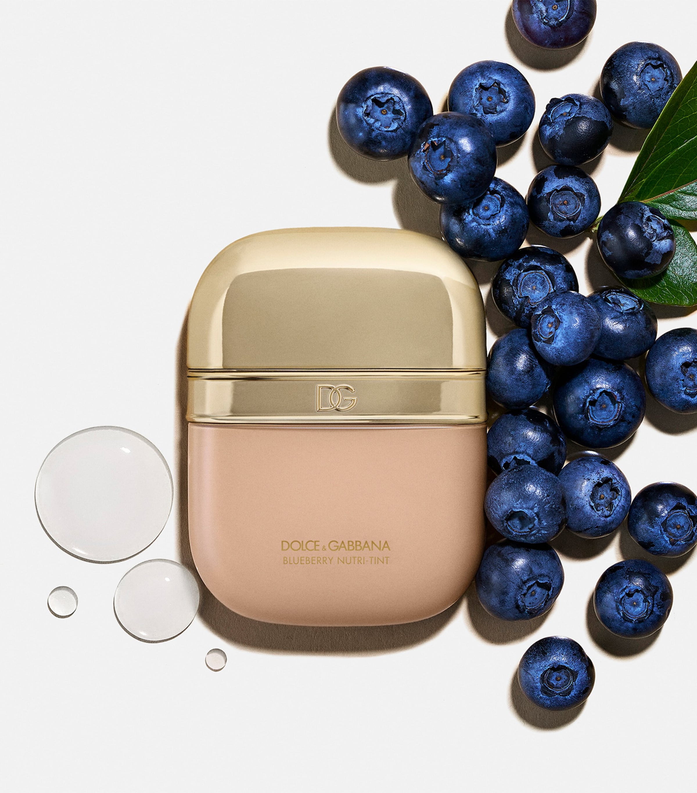 Dolce&Gabbana Blueberry Nutri Tint Hydro Glow & Fresh Skin Tint Light Medium Image 5