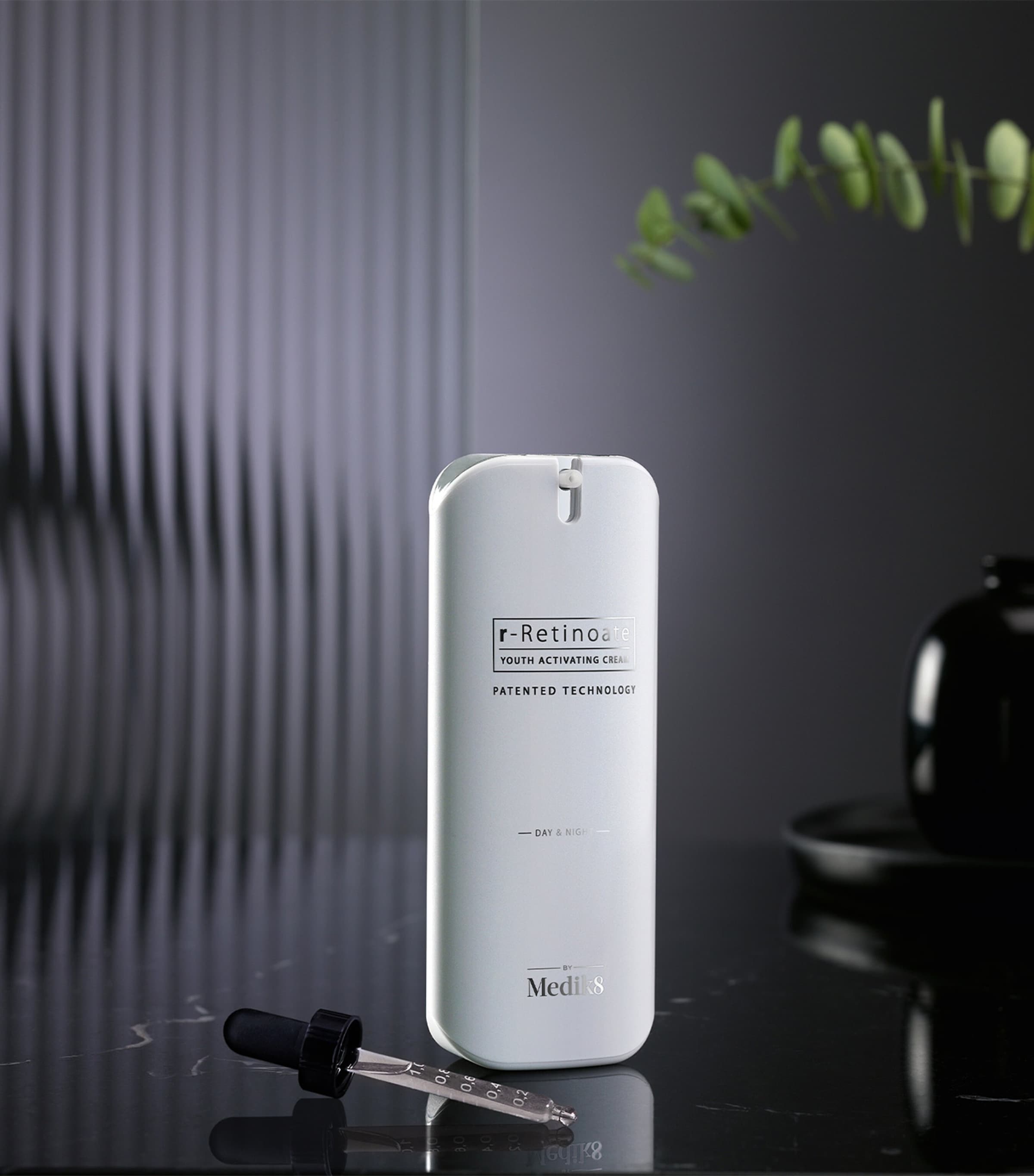 R-Retinoate Youth Activating Cream Day & Night (50ml) NO COLOUR Image 3