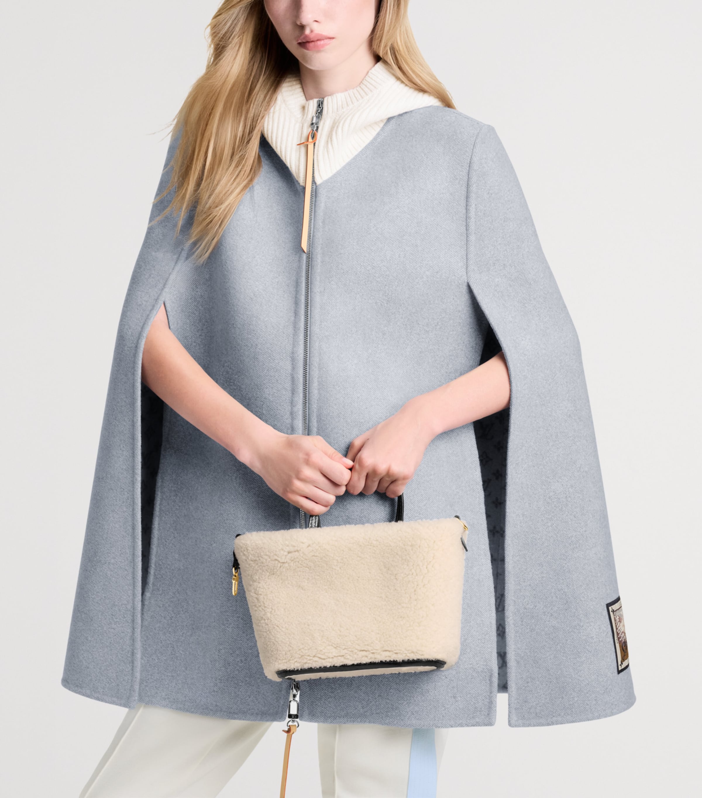 Shearling Neverfull Bandoulière Inside Out BB Bucket Bag MONOGRAM SHEARLING Image 8