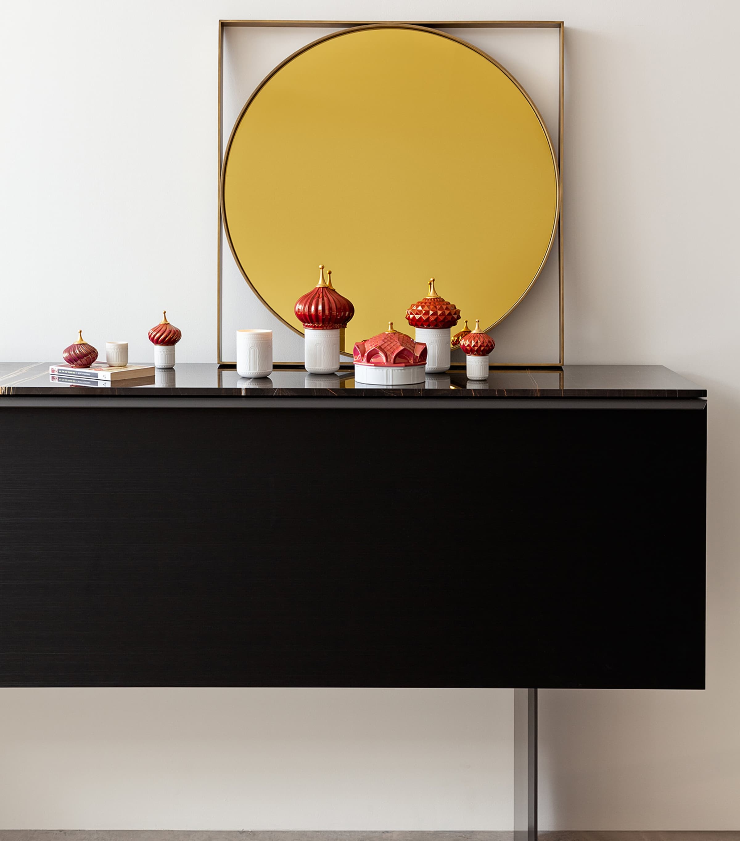 1001 Lights Scheherezade's Quarters Candle (285g) WHITE / RED Image 2