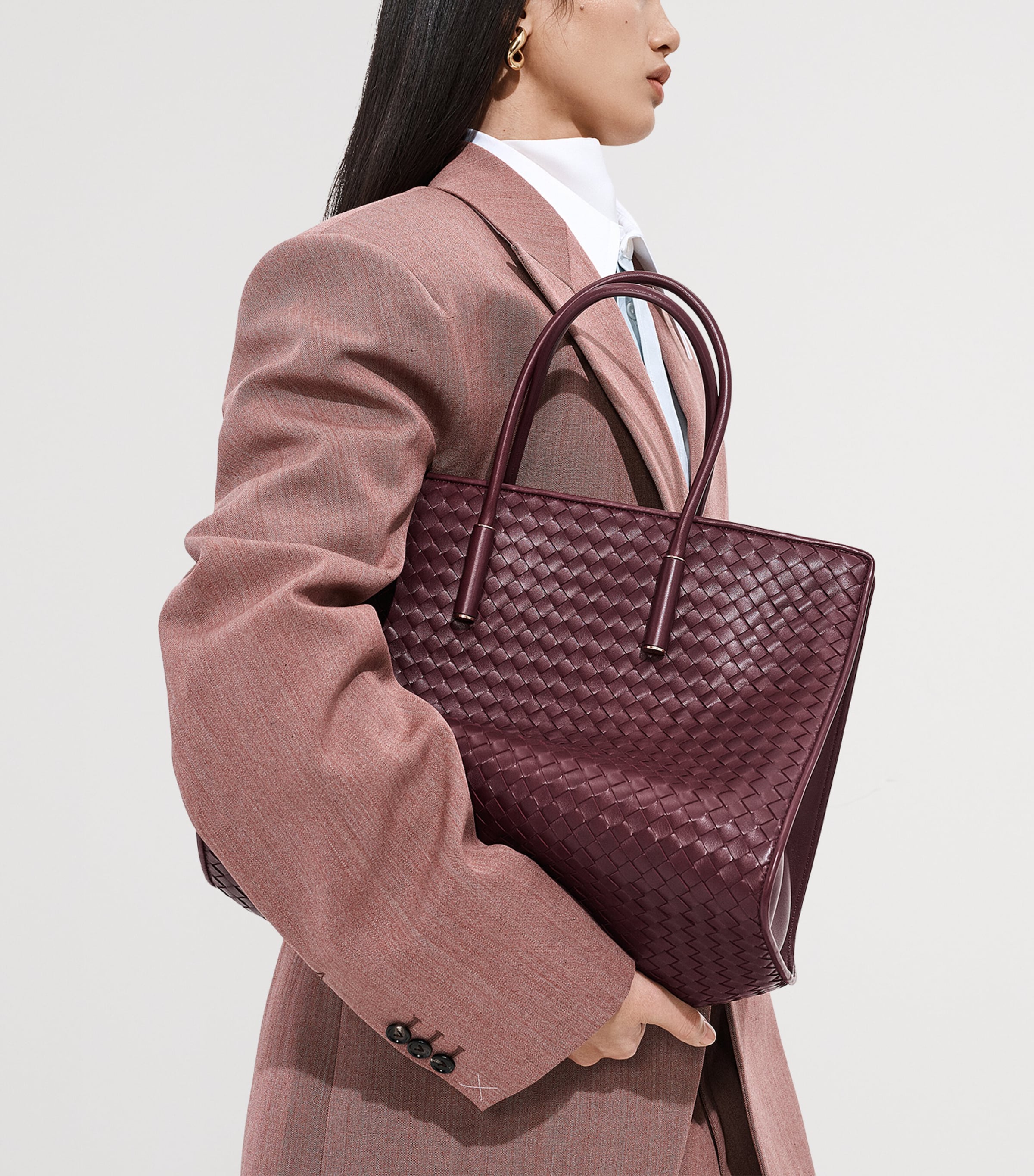 Bottega Veneta Womens Leather Barbara Tote Bag Image 5