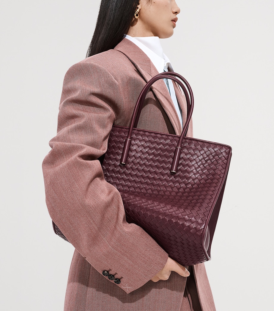 Bottega Veneta Womens Leather Barbara Tote Bag Image 5