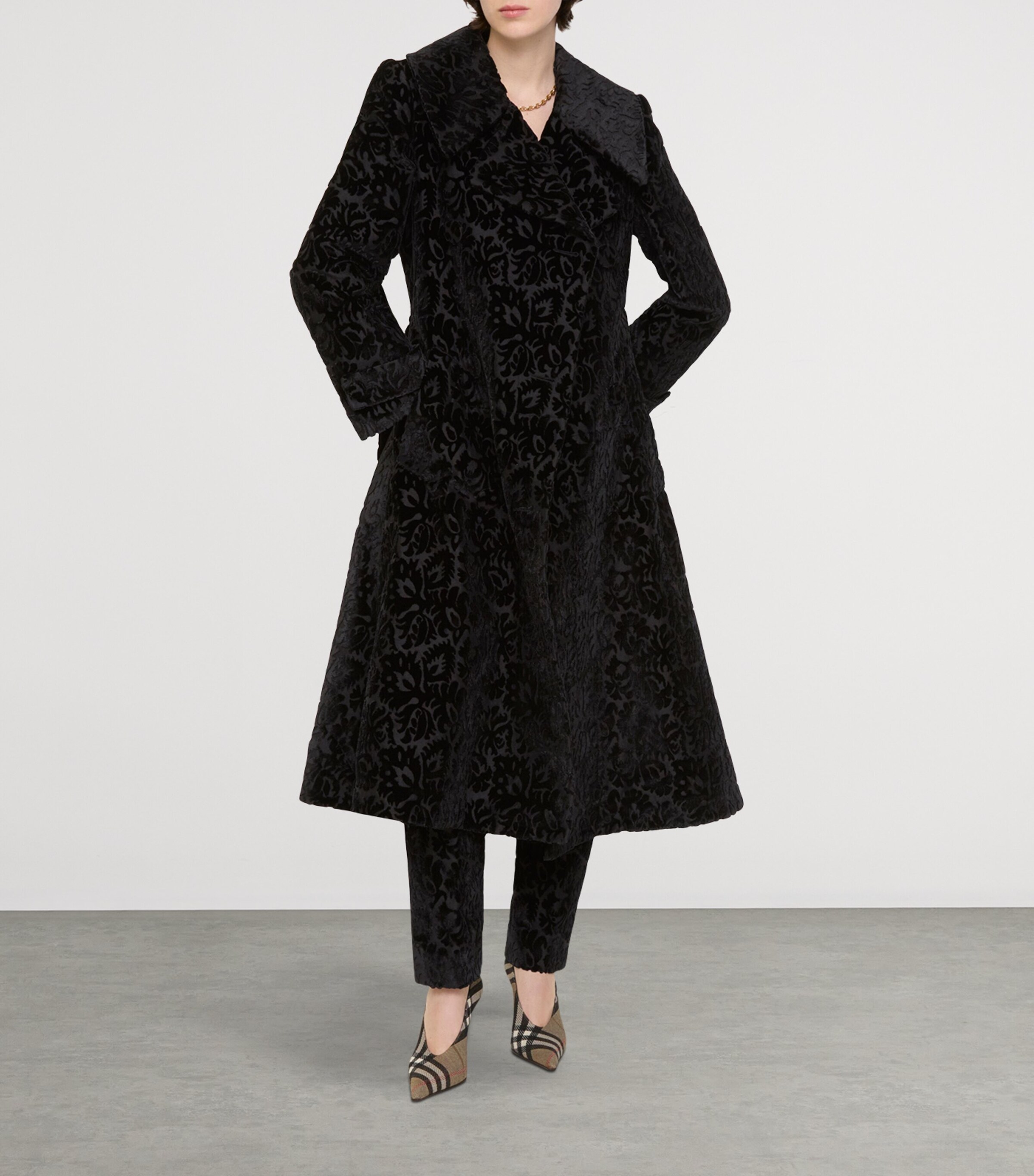 Burberry Womens Silk-Blend Velvet Tailored Coat Black Ip Pattern Image 2