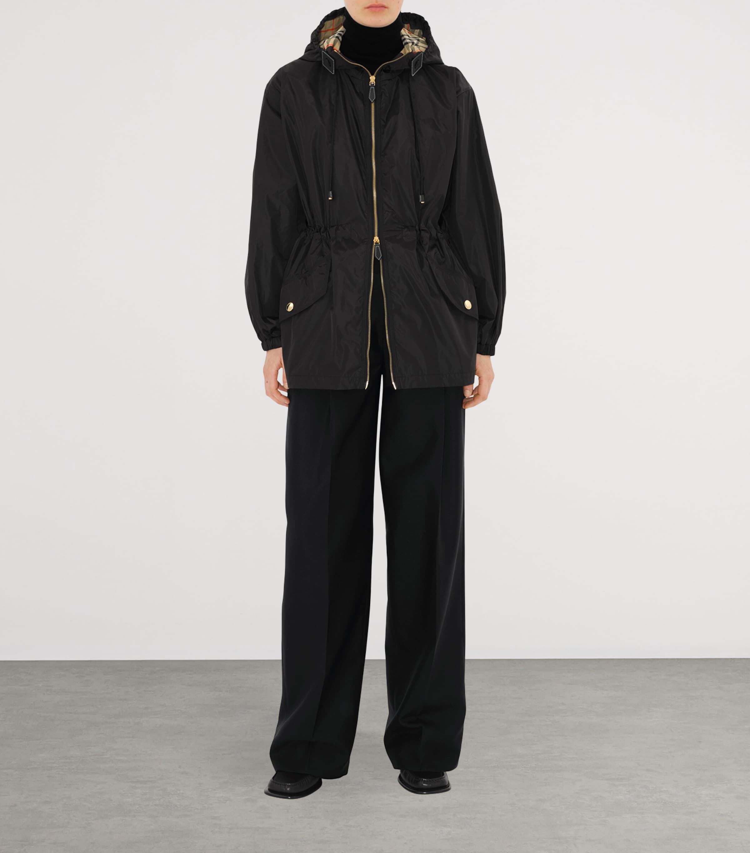 BURBERRY 近年モデル Thornham ナイロンフィールドジャケット M 1f0eae8a340efd0e1a212bfc9b308d