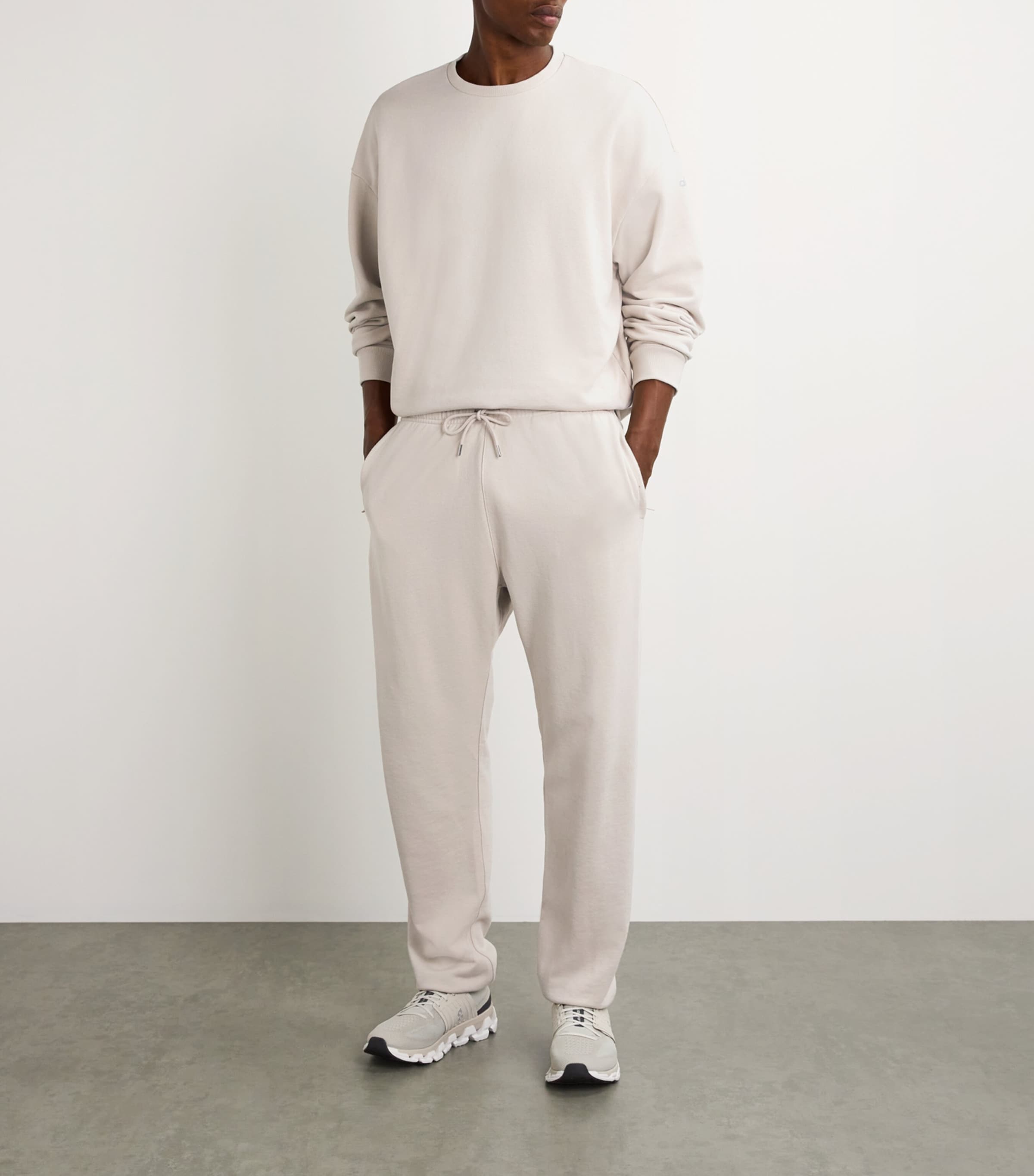 Alo Yoga Mens Cotton-Blend Chill Sweatpants Bone Image 2
