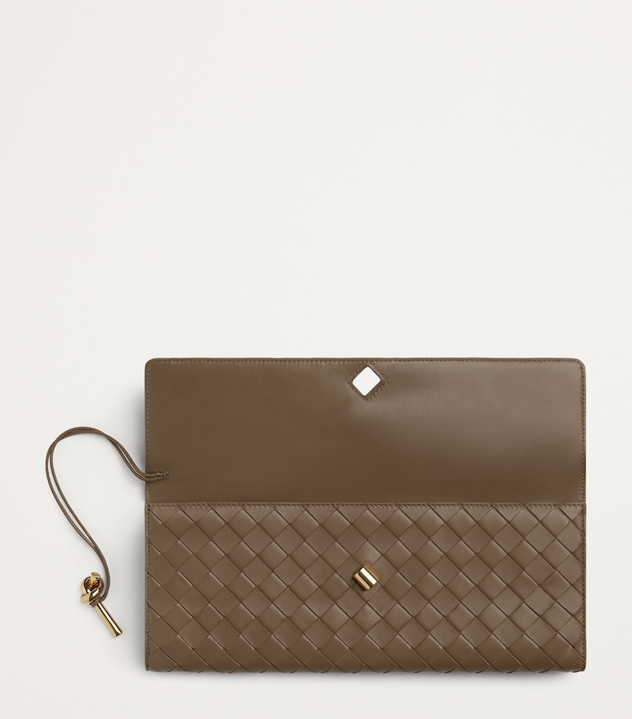 Bottega Veneta Medium Leather Andiamo Clutch Bag Image 3