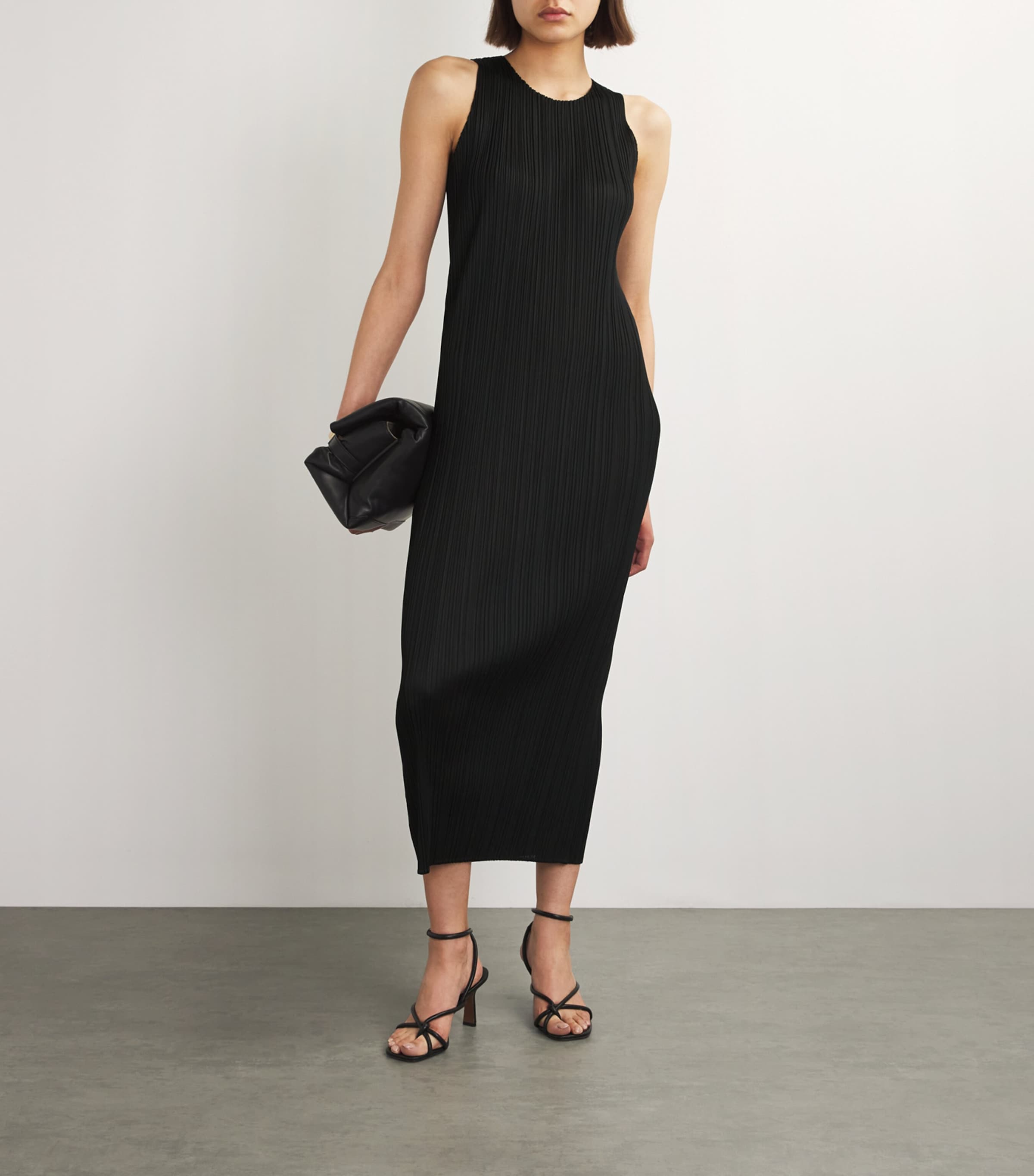 ワンピース ISSEY MIYAKE BASICS SLEEVELESS MINI DRESS (PP57JH113 10) Basics Mini-Dress in Black – SVRN